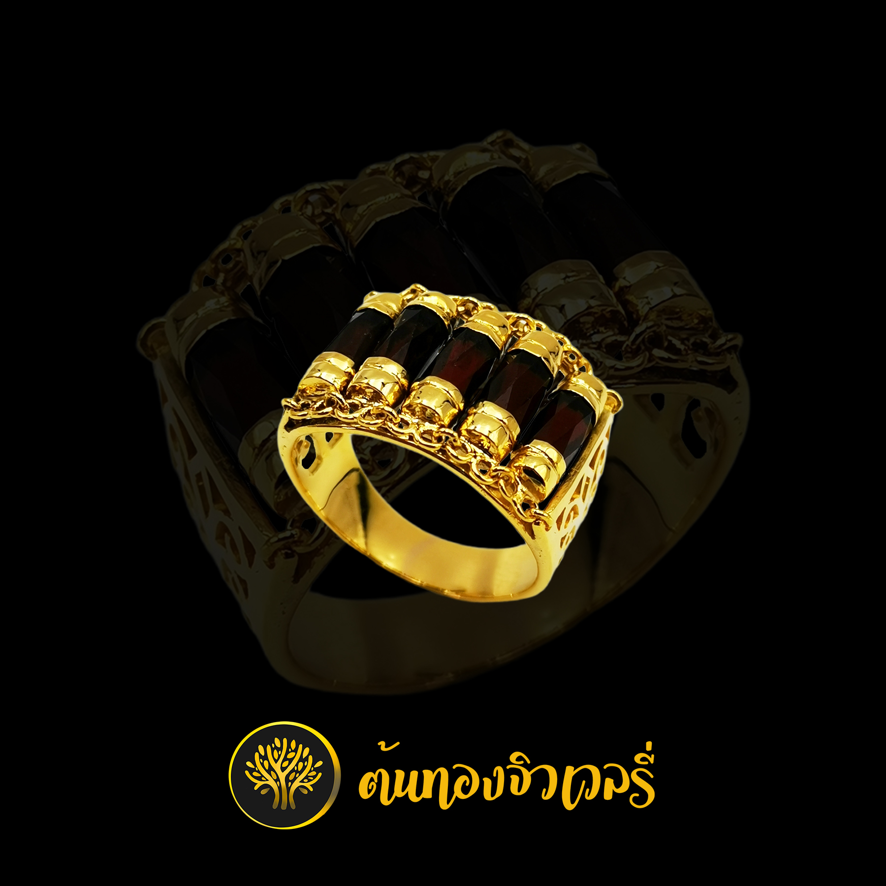 แหวนโกเมน ข้างแกะลาย งานเนียนๆ สวยๆเหมือนเช่นเคยครับ