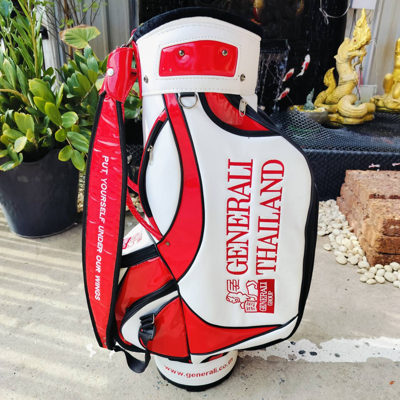 ถุงกอล์ฟ GENERALI ถุงสุดพรีเมี่ยม ภายในบุกำมะหยี่ สีขาวสวย สไตล์อังกฤษ น่าใช้ มือสอง สภาพสวยงาม เดิมๆ ไม้กอล์ฟพรีเมี่ยมมือสอง ของแท้ By NakaraLuxurious