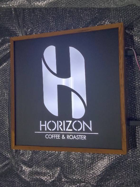 ป้ายกล่องไฟไม้ หนา 10cm คิ้ว 2.5cm