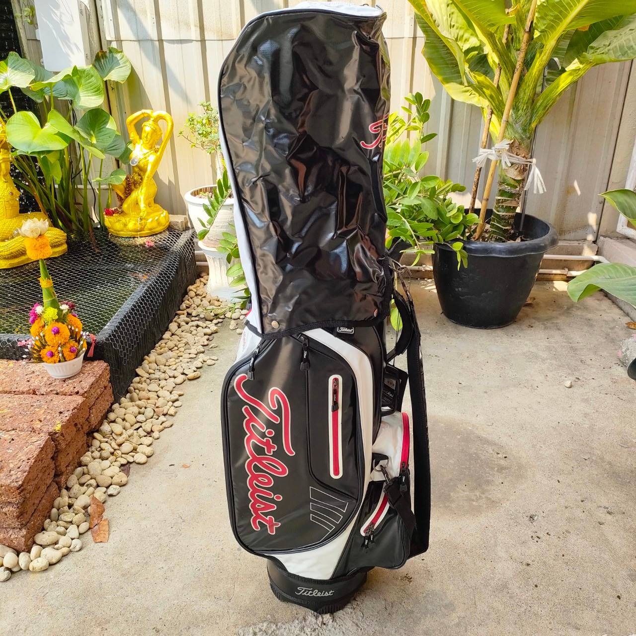 ถุงกอล์ฟ TITLEIST มือสอง สภาพสวยนางฟ้ามากกกกก ถุงสวยเท่ น่าใช้มากค่ะ พรีเมี่ยมมือสอง ของแท้ By NakaraLuxurious