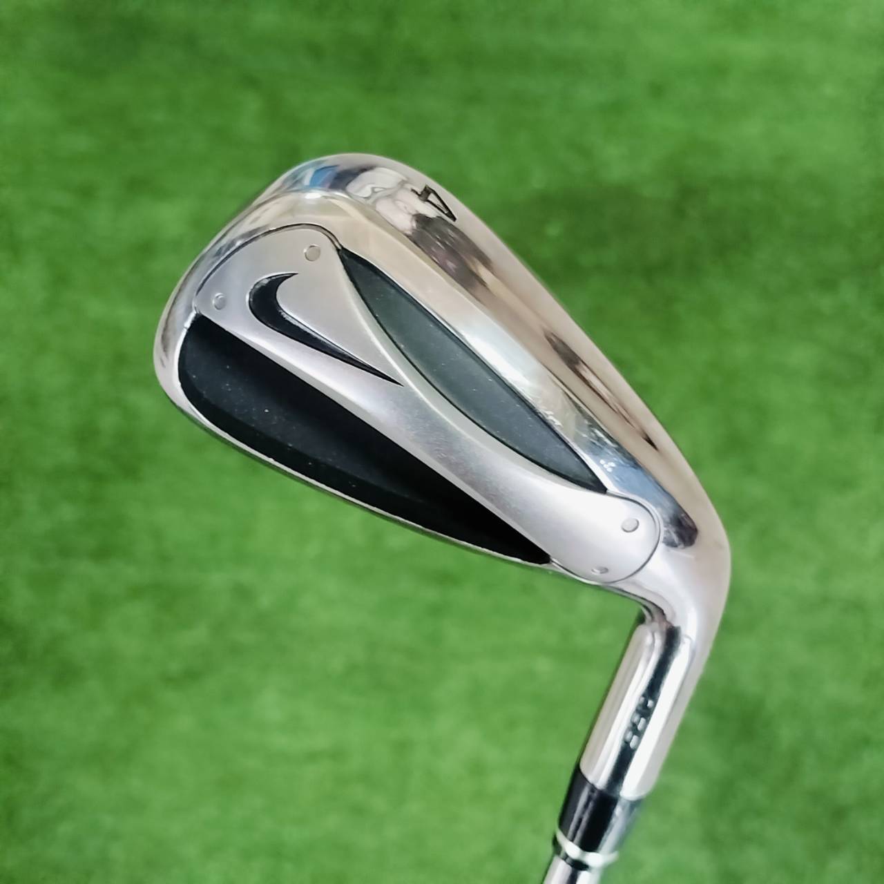 ชุดเหล็ก Nike Slingshot 550 ก้าน NS PRO 950 FLEX R สภาพสวยมากๆ ก้านกริพเดิมหมด สติ๊กเกอร์ที่ก้านอยู่ครบทั้งชุด ไม้กอล์ฟมือสอง ของแท้ By NakaraLuxurious