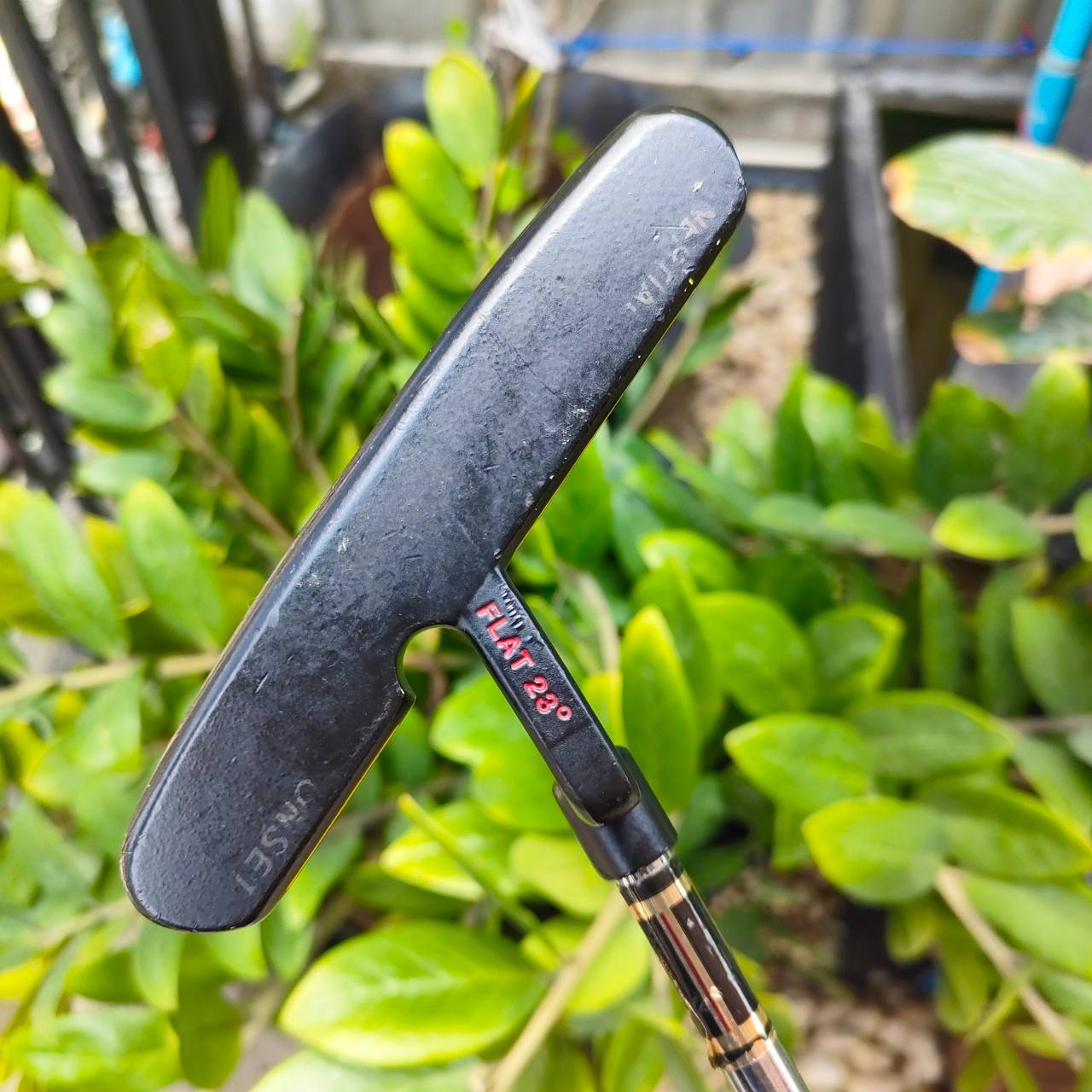 PUTTER SLOTLINE TOURWEIGHT ความยาว 35 นิ้ว หนึ่งในพัตเตอร์ตัวดัง ก้านเสียบตรงกลาง พัตต์นิ่งมากๆ เล็งง่าย สโตรคพัตเตอร์ได้ง่าย ไม้กอล์ฟพรีเมี่ยมมือสอง By NakaraLuxurious