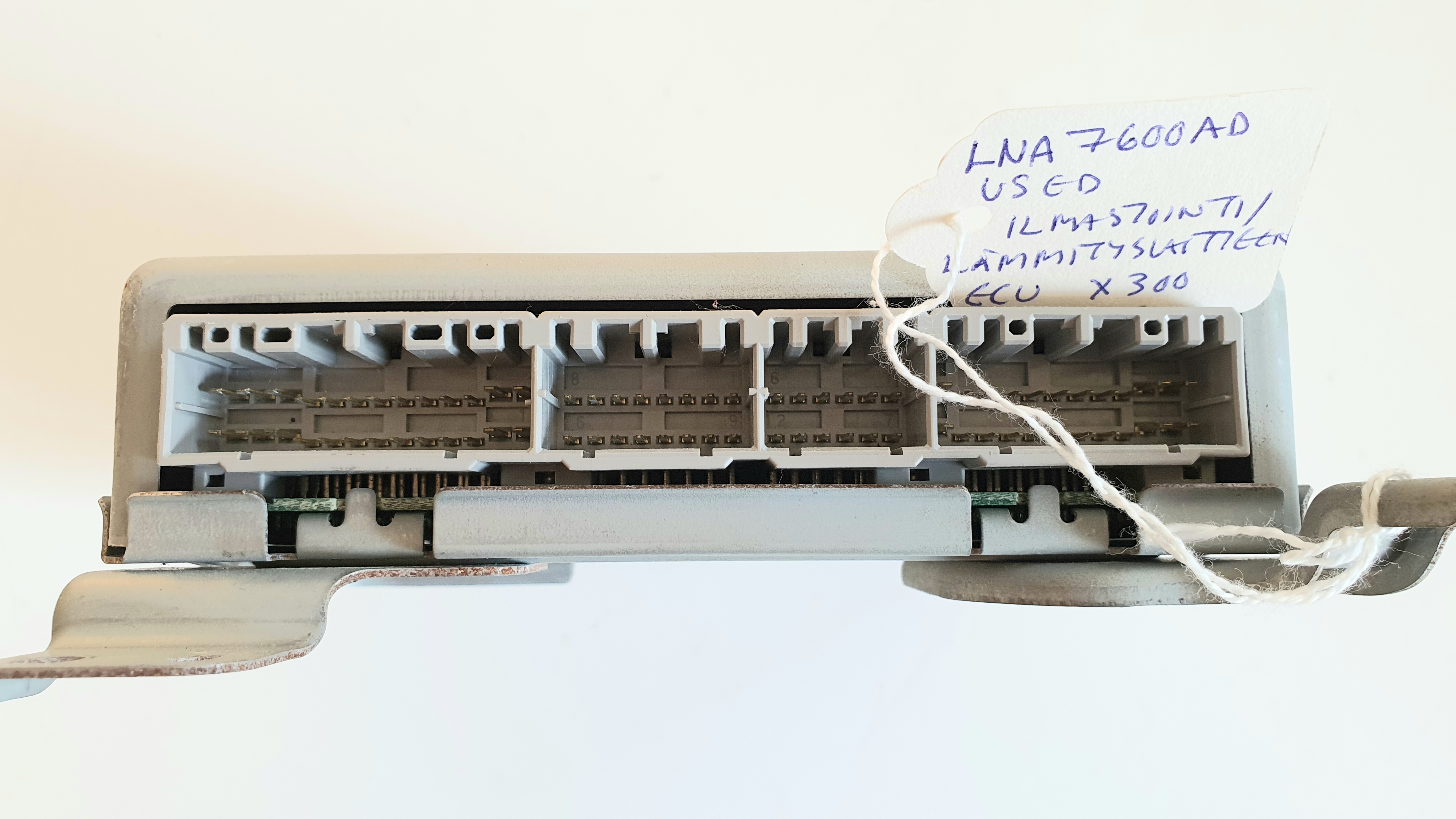 Ilmastointi/lämmityslaitteen ECU X300 Käytetty =75e