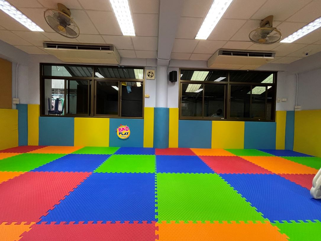 รับทำผนังกันกระแทก บุผนังห้อง หุ้มเสากันกระแทก บุหุ้มหนัง สั่งทำตามขนาดและสี