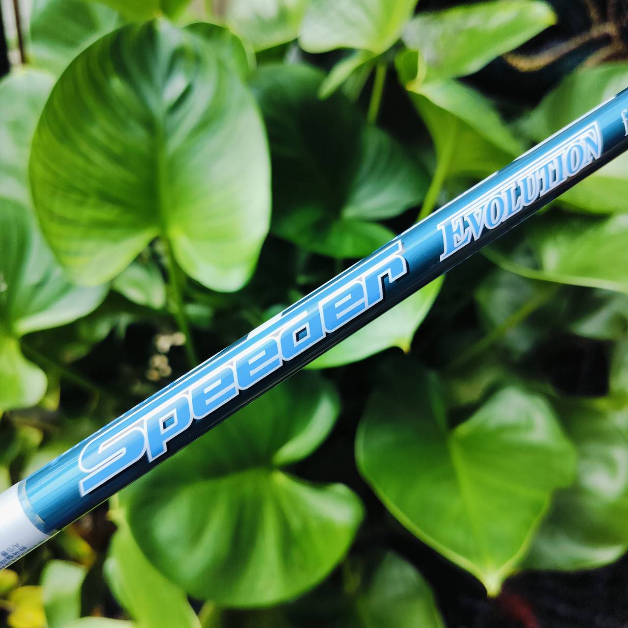 FW5 Callaway X-HOT องศา 19 ก้าน FUJIKURA SPEEDER FLEX R สภาพสวยมาก เดิมๆเลยค่ะ สติ๊กเกอร์ครบ เป็นหัวที่ตีง่ายมากๆ หัวแบนใหญ่ ชดเชยสูง และตีไกล ได้ระยะอย่างมาก ไม้กอล์ฟพรีเมี่ยมมือสอง ของแท้ By NakaraLuxurious