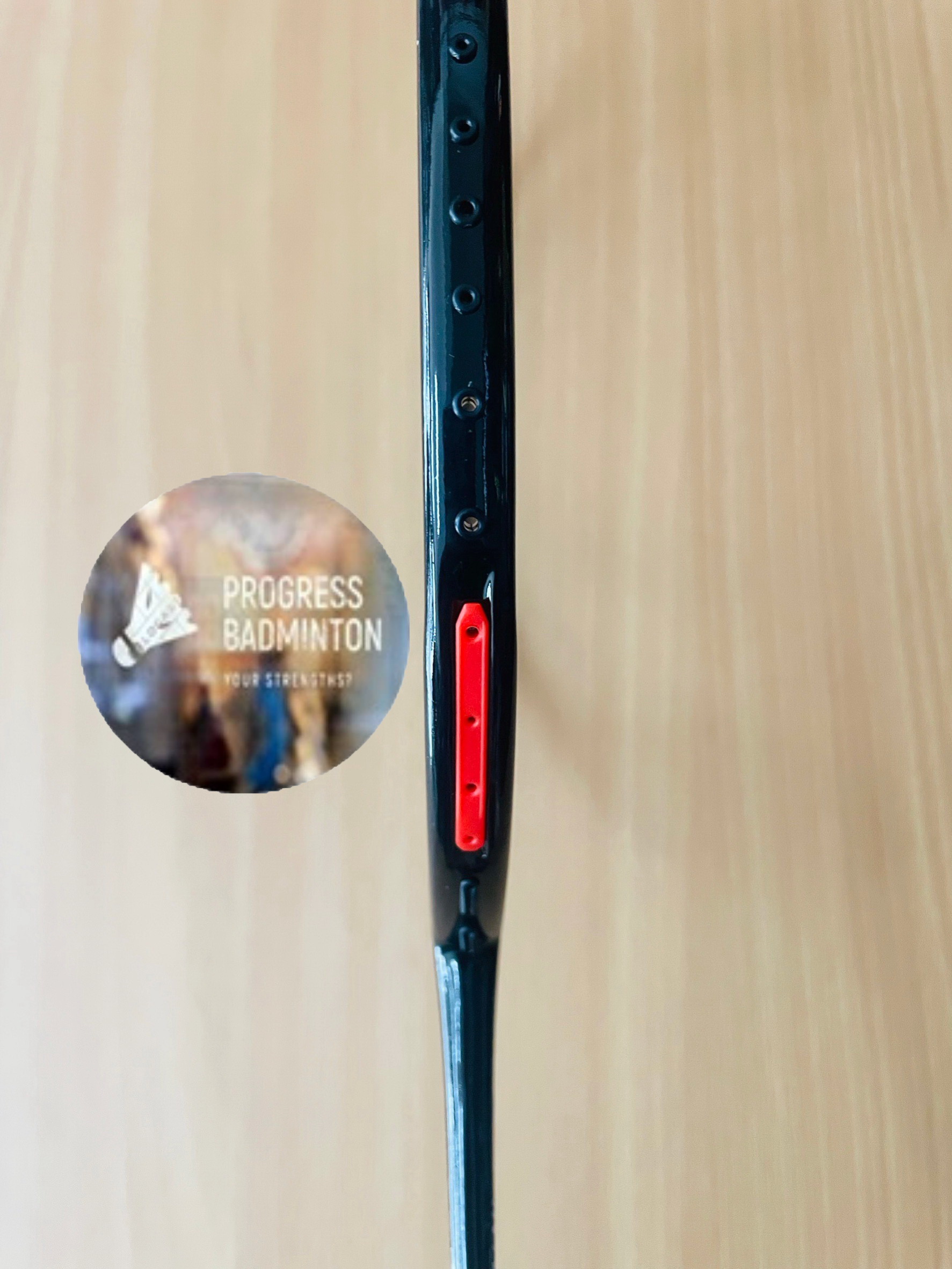 Apacs Feather Lite 75