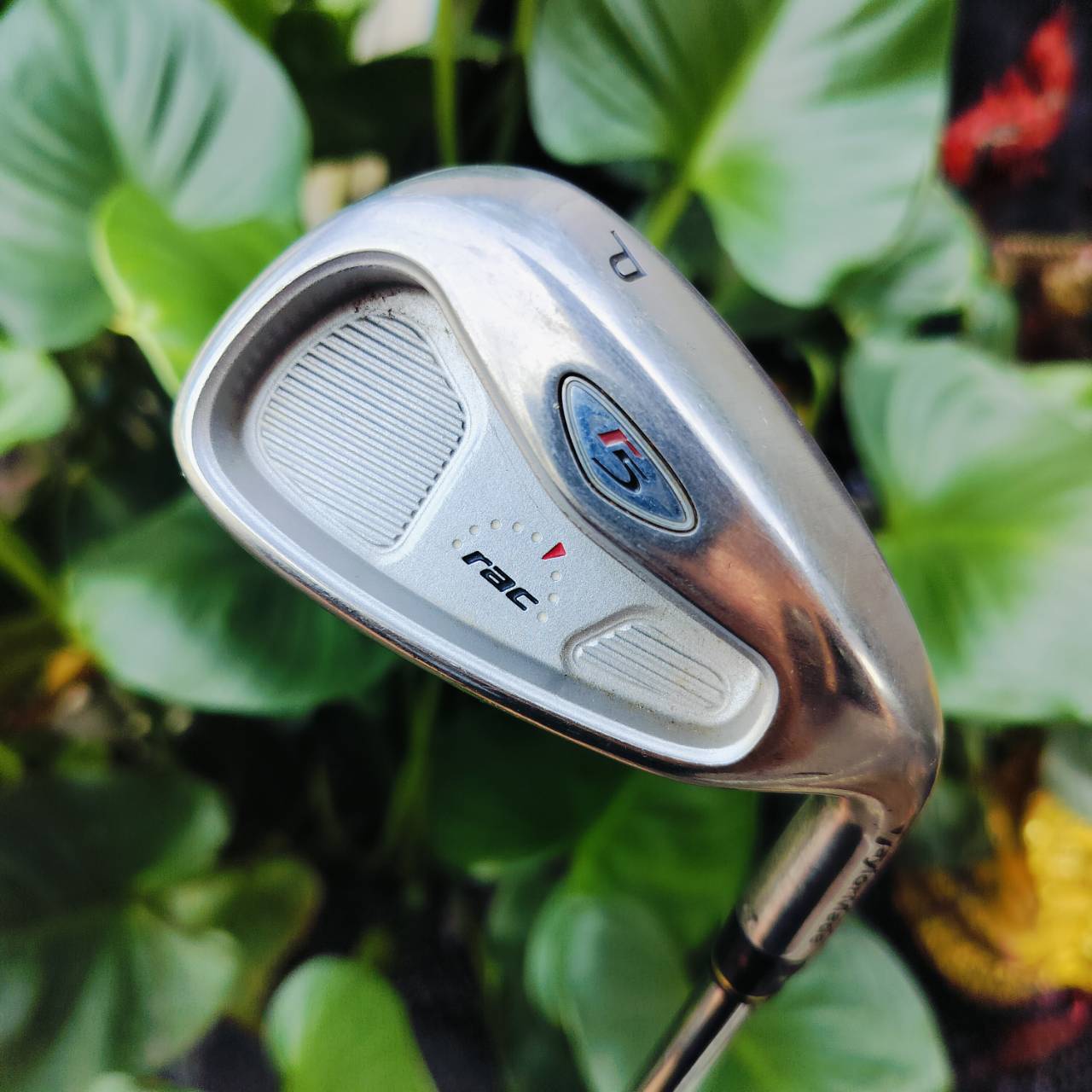 ชุดเหล็ก Taylormade RAC R5 รุ่นนี้ตีง่ายอย่างมาก และถ้าใครเลยลอง จะรู้ว่าตีไกลกว่าปกติมาก ไม้กอล์ฟพรีเมี่ยมมือสอง ของแท้ By NakaraLuxurious