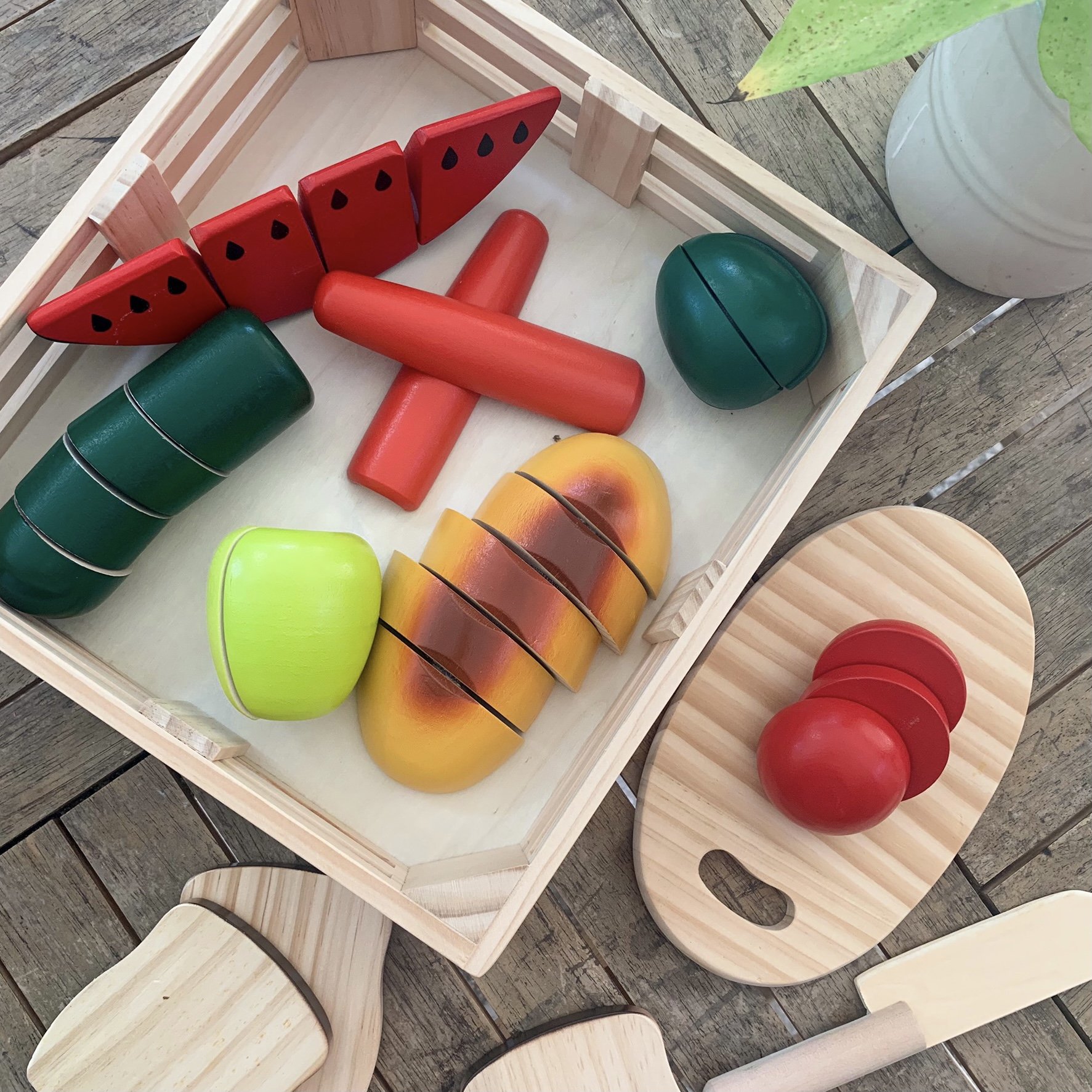 ชุดเล่นหั่นอาหาร มีเวลโคร่ตีนตุ๊กแกพร้อมมีด & ถาดไม้ Melissa & Doug Cutting Food รุ่น 0487 ของเล่นเสริมพัฒนาการเด็ก