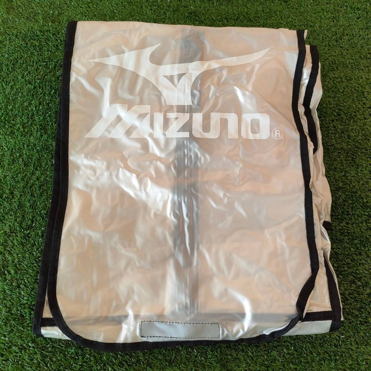 ถุงคลุมกันฝน MIZUNO มือสอง เกรดพรีเมี่ยม แบบพับเก็บได้ ช่วงนี้ฝนตก ของต้องมี!!! ถุงคลุมนี้สามารถกันฝนได้เป็นอย่างดี ไม้กอล์ฟมือสอง ของแท้ BY NakaraLuxurious