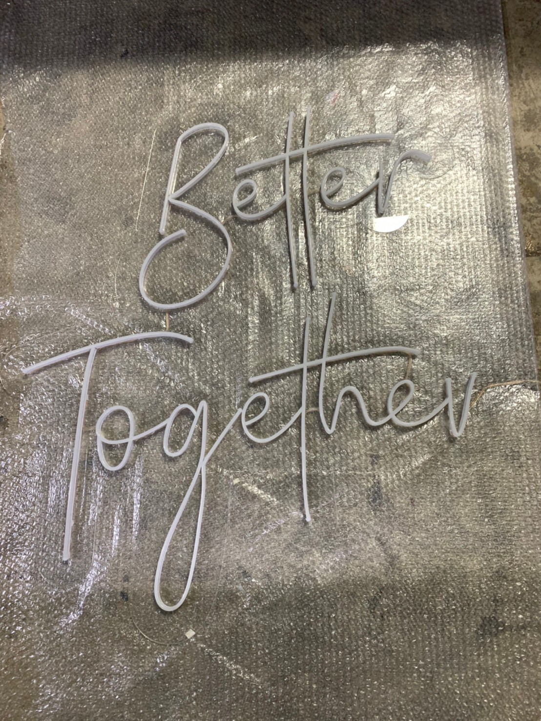 ไฟนีออน เฟค