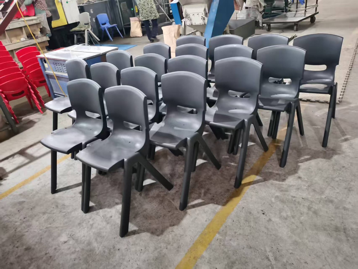 เก้าอี้สีเทา , เก้าอี้พลาสติกหนา, เก้าอี้ประถม มัธยม มหาวิทยาลัย ผู้ใหญ่ ใช้ในสำนักงาน ห้องคอมพิวเตอร์ โรงอาหาร มีหลายไซส์สั่งได้