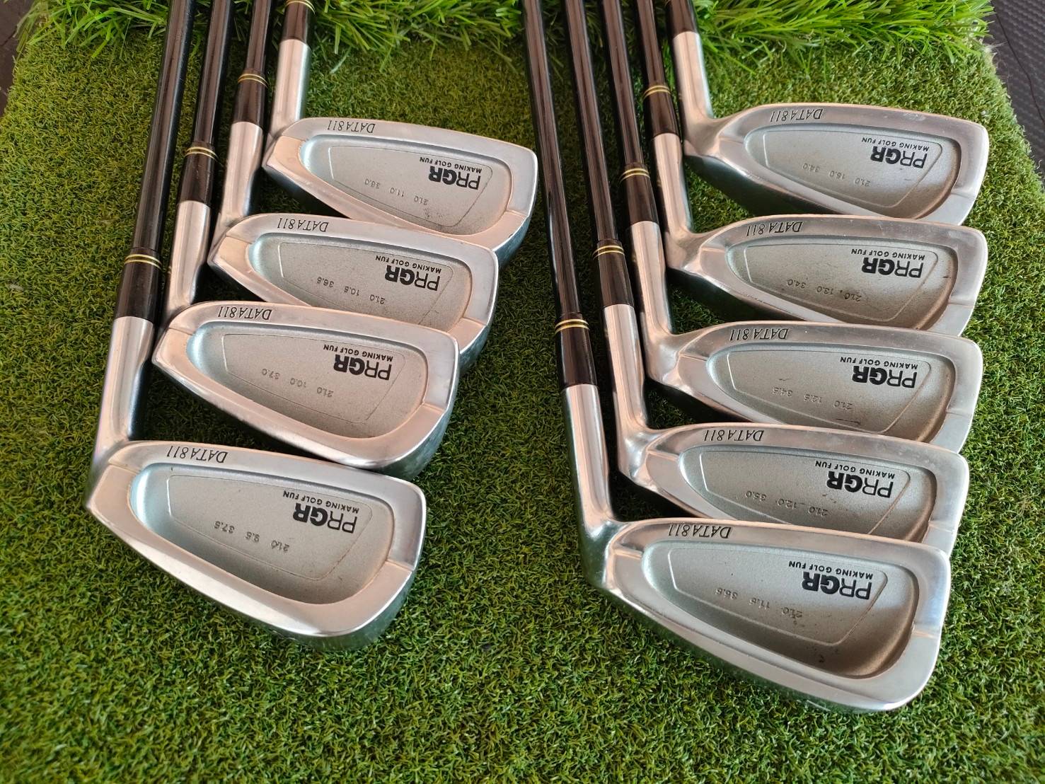 ชุดเหล็ก PRGR DATA811 มีเหล็ก 3 - PW SW ก้านกราไฟต์ PRGR M-40 /90MPH ไม้กอล์ฟพรีเมี่ยมจากประเทศญี่ปุ่น วัสดุดีมากตีง่ายและนุ่มมากวันนี้จัดให้ราคาพิเศษแน่นอนครับ