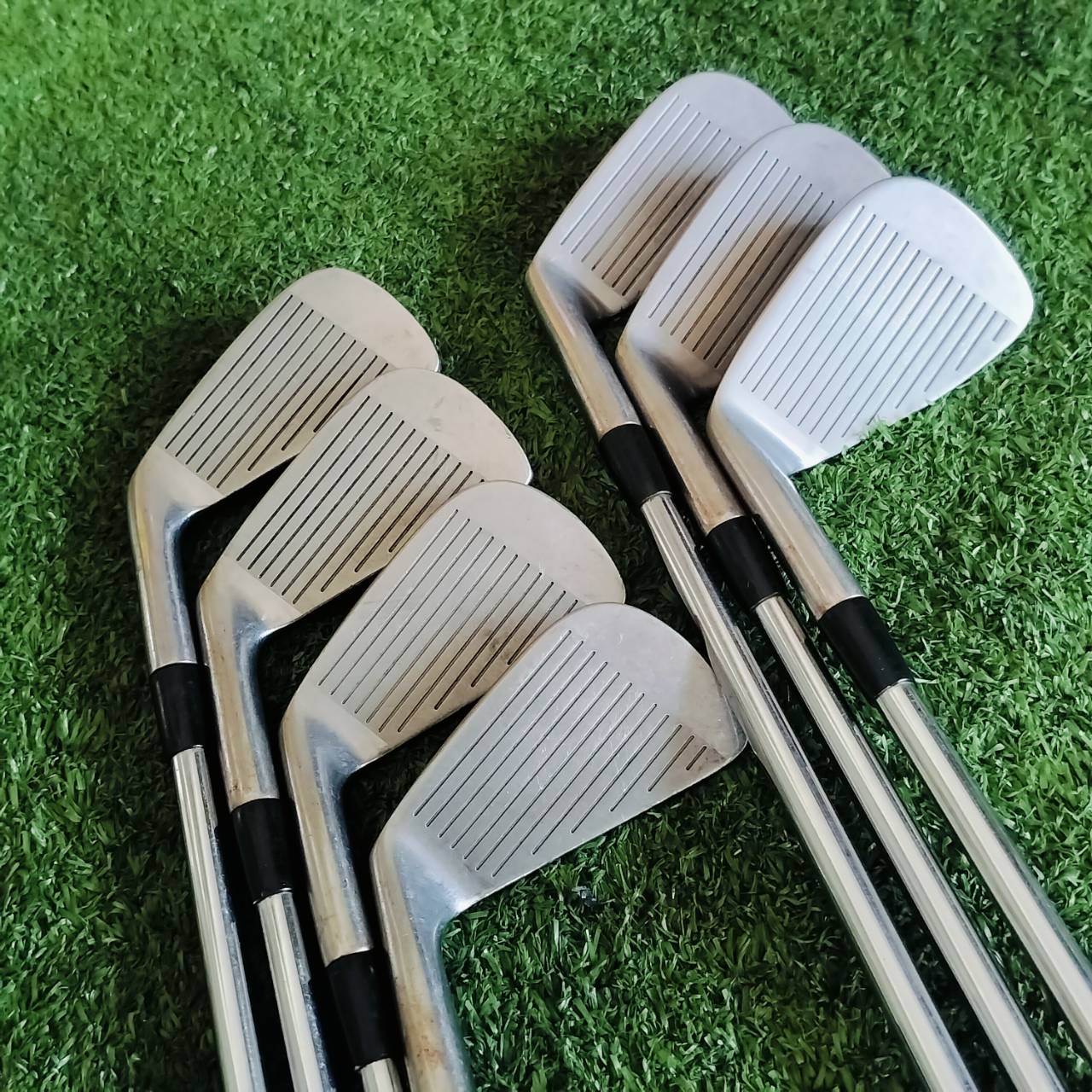 ชุดเหล็ก Taylormade Tour Preferred Forged มีเหล็ก 3 4 5 6 7 8 9 สภาพสวยจัด คลาสสิค ก้าน DYNAMIC GOLD R300 เดิมทั้งชุดเลยค่ะ ไม้กอล์ฟพรีเมี่ยมมือสอง ของแท้ By NakaraLuxurious