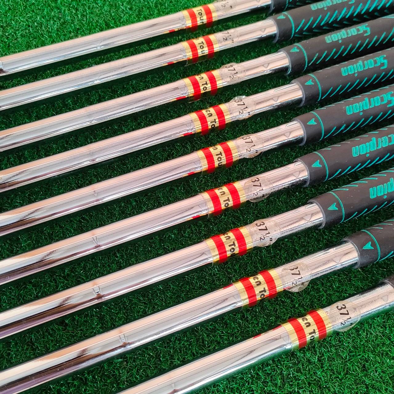 ชุดเหล็ก GOLDEN TOUR มีเหล็ก 3-9 PW SW ก้าน GOLDEN TOUR สภาพสวย เดิมๆครับ