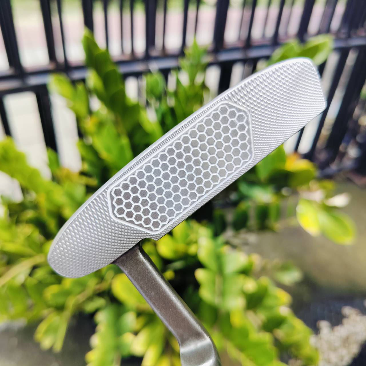 PUTTER PIXL 1.8 SERIES หน้าสัมผัสออกแบบพิเศษ เป็นสุดยอด MILLED เกาะไลน์อย่างมากเลยค่ะ น้ำหนักดีมาก ยาว 34 นิ้ว ไม้กอล์ฟพรีเมี่ยมมือสอง ของแท้ By NakaraLuxurious