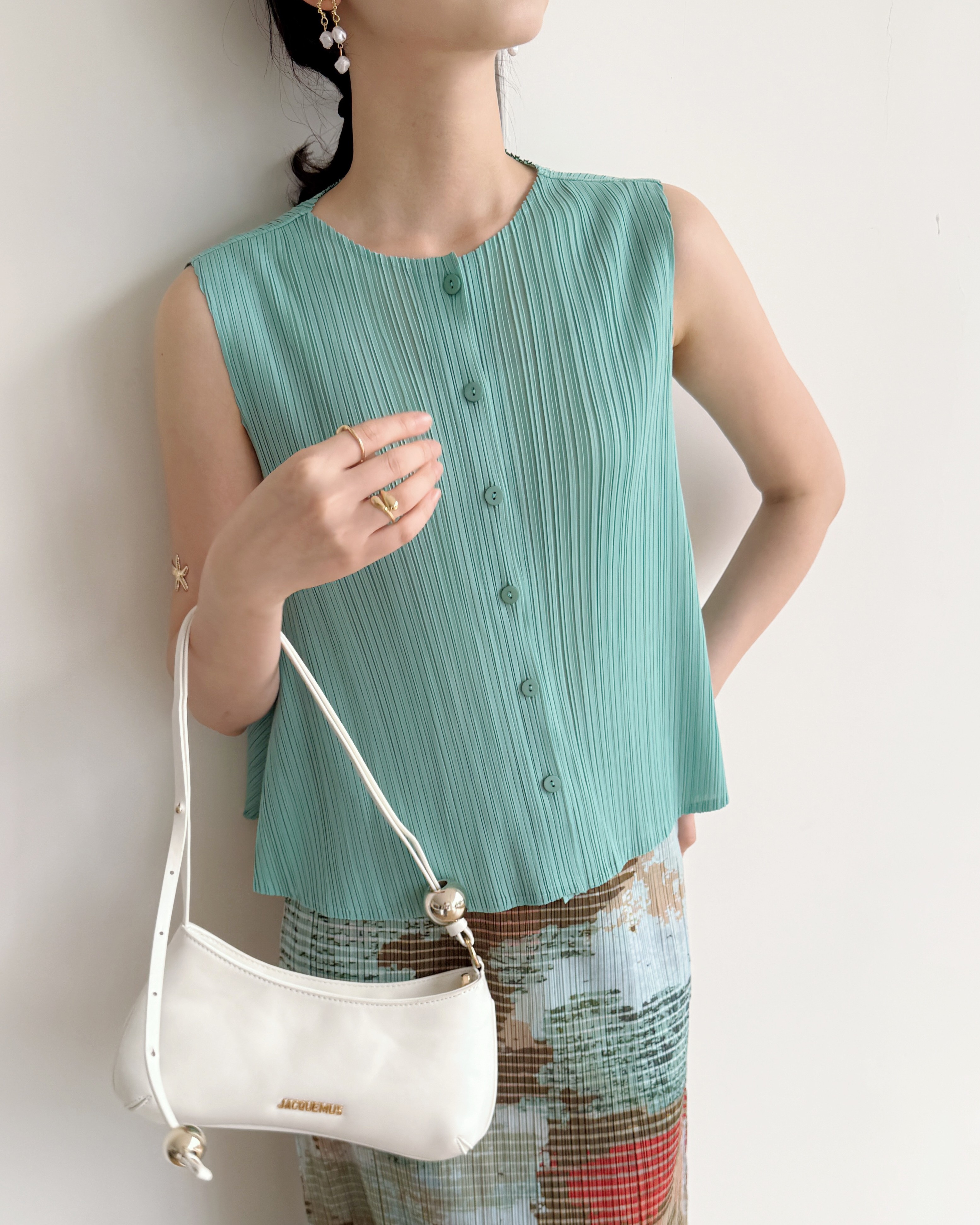 2MUAY รุ่น GJO10319 เสื้ออัดพลีท SLEEVELESS BUTTON FRONT PLEATED TOP 12 สี FREE SIZE