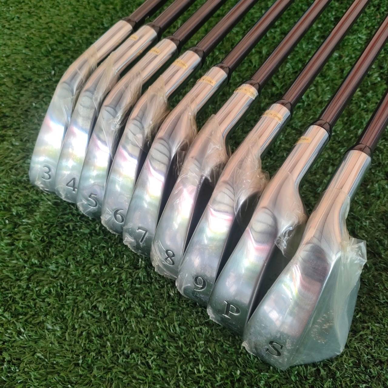 ชุดเหล็ก MASTERFIT ของใหม่!! มีเหล็ก 3-9 เเละ PW SW ก้าน MASTER FIT FLEX R เป็นชุดเหล็ก FORGED CAVITY ซึ่งปกติจะใช้วัสดุ FORGED เยอะมาก!! ไม้กอล์ฟมือหนึ่ง ของแท้ BY NakaraLuxurious