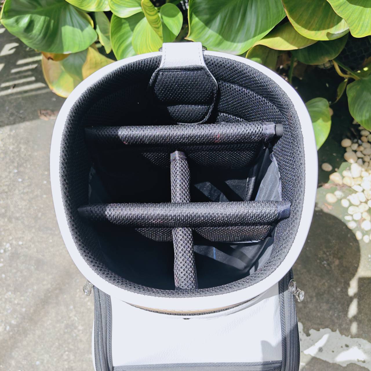 Taylormade x Mercedes-Benz Golf Bag ✨ สำหรับนักกอล์ฟผู้ชื่นชอบความหรูหราและฟังก์ชันที่เหนือระดับ