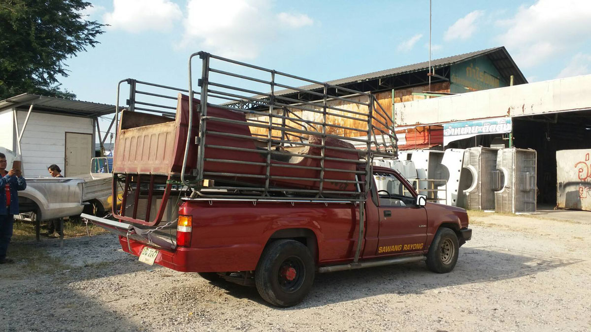 กระบะสแตนเลส ไซโคลน ทำสีพร้อมติดตั้งครับ