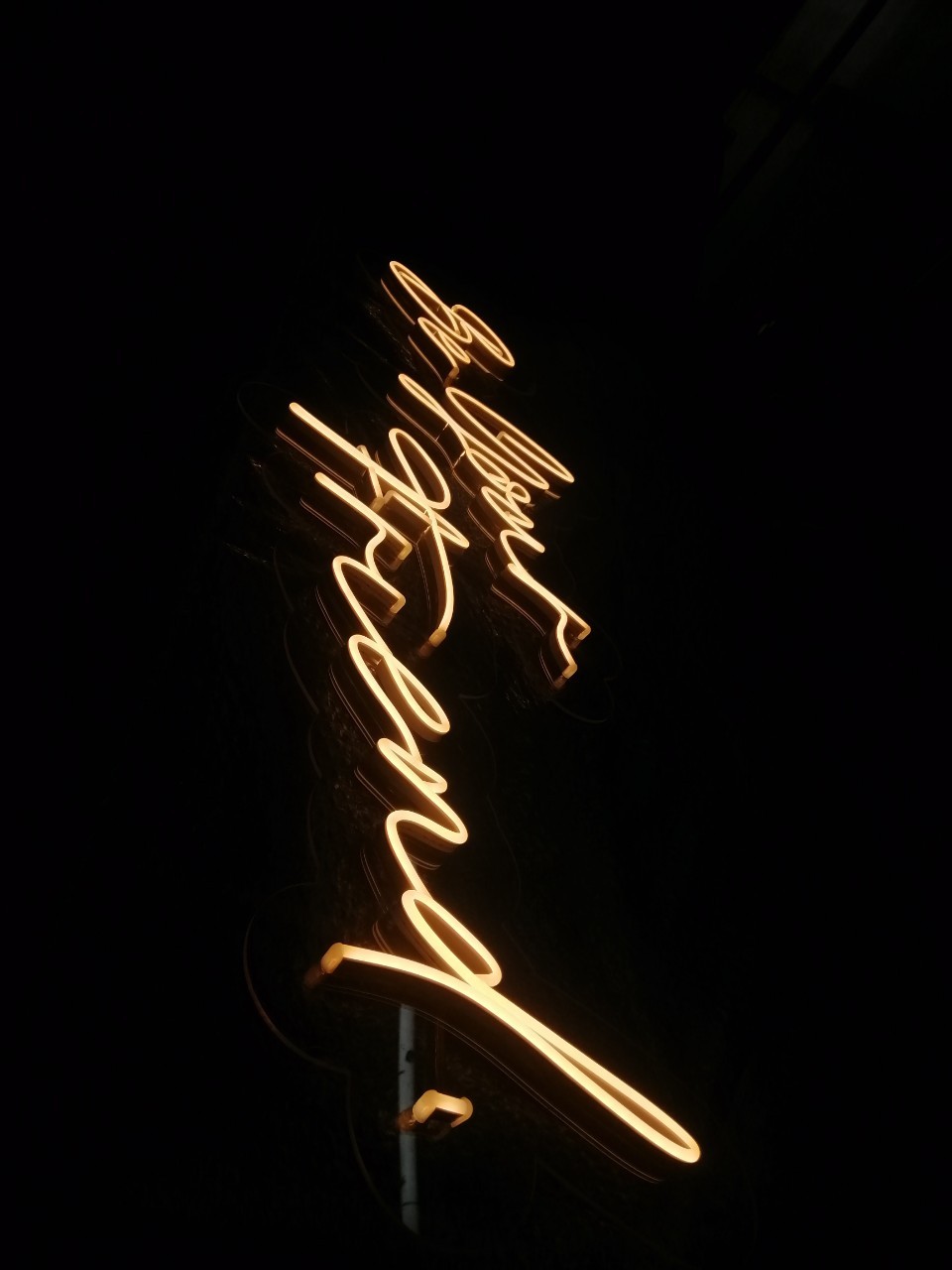 ไฟนีออน เฟค