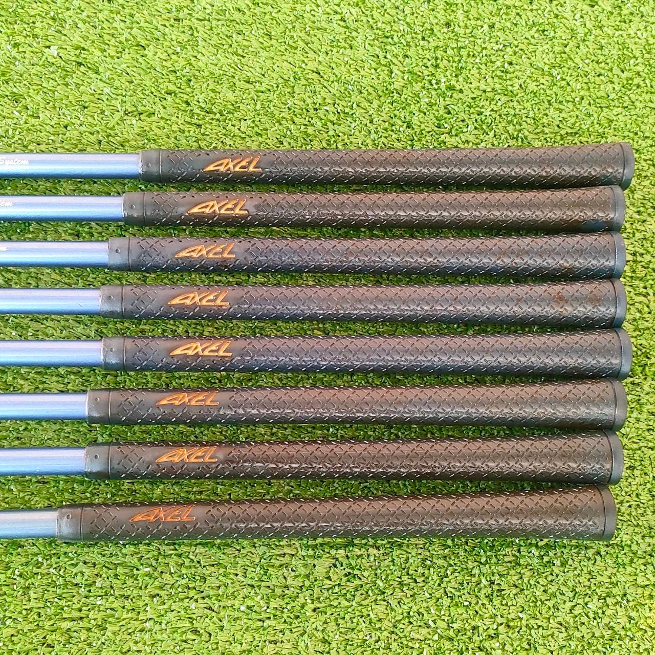 ชุดเหล็ก TSURUYA AXEL - XIII สุดยอดชุดเหล็กหน้าเด้ง หน้าไม้ PURE TITANIUM ที่รูปจะมีแผ่นไทเทเนี่ยมอีกแผ่น มีเหล็ก 5 - 9 เเละ PW AW SW