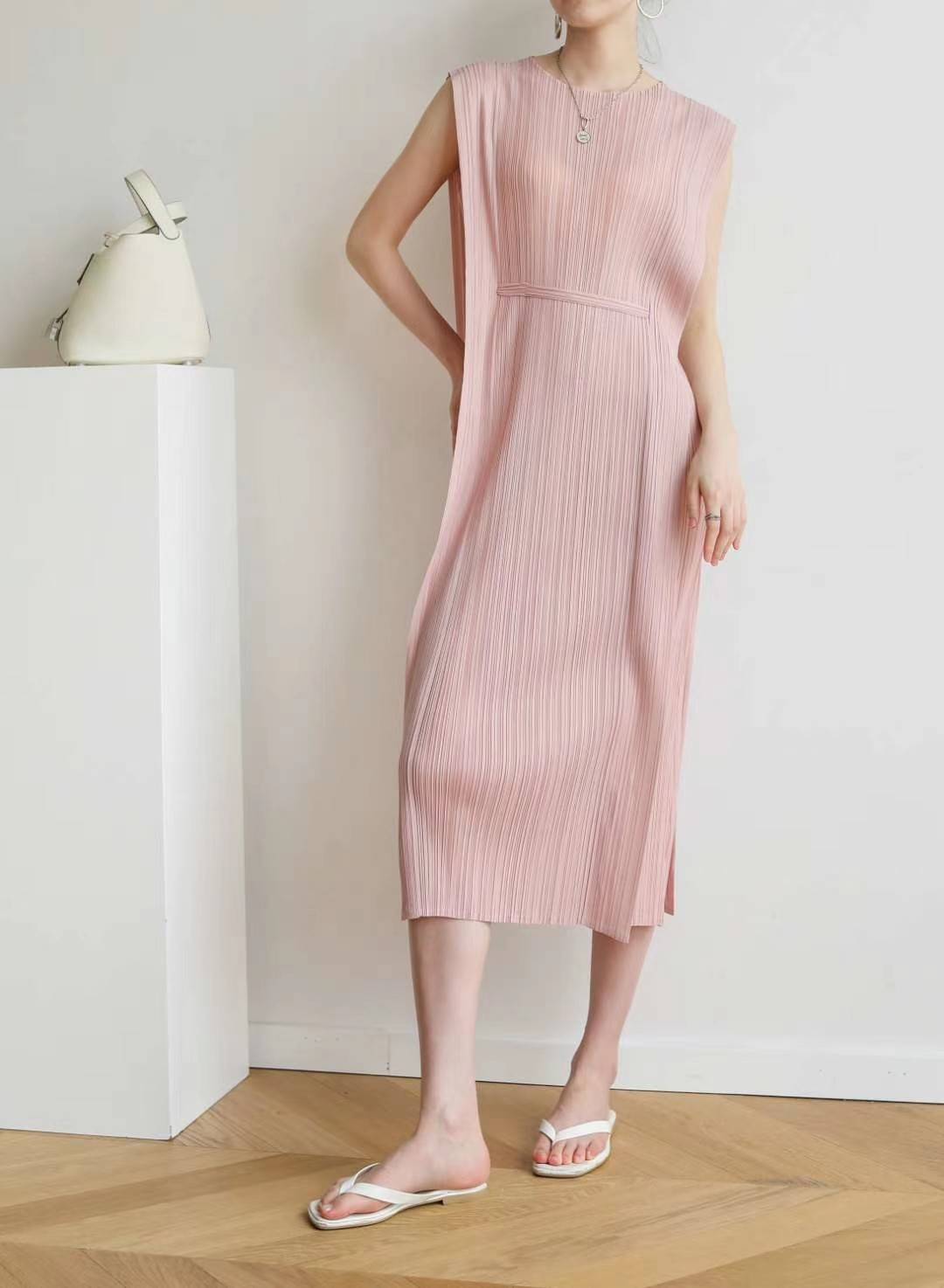 2MUAY รุ่น GJO7655 SIMPLE BOW TIE PLEATED DRESS เดรสผู้หญิง เดรสพลีทคุณภาพ 15สี FREE SIZE