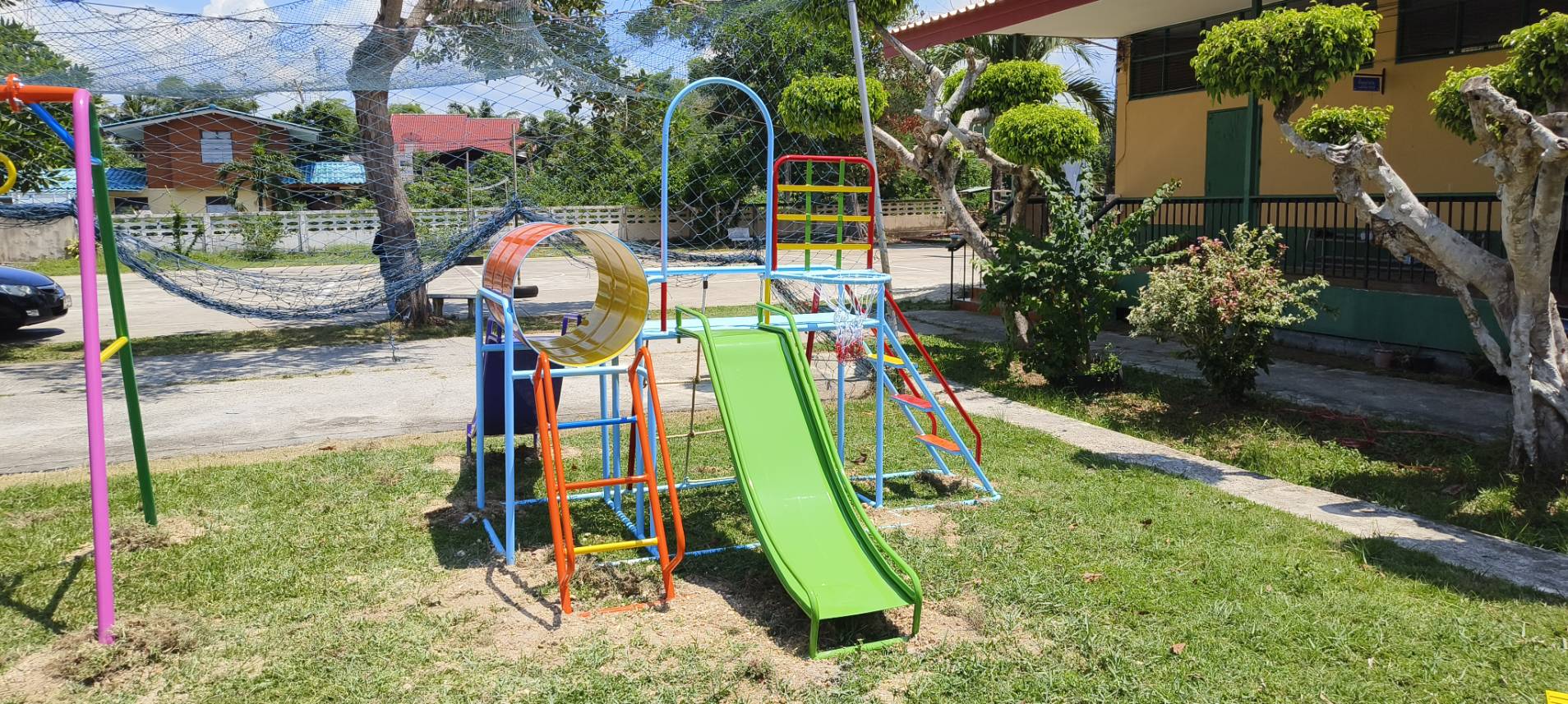 เครื่องเล่นสนามชุดรวมD ประกอบด้วยสไลเดอร์ปีนป่ายแป้นบาสและถังลอด, เครื่องเล่นสนามกลางแจ้ง , เครื่องเล่นสนามเหล็ก, ของเล่น, OutdoorPlayground,สนามเด็กเล่น,เครื่องเล่นงบสพฐ.ประชารัฐ ราคาโรงงาน