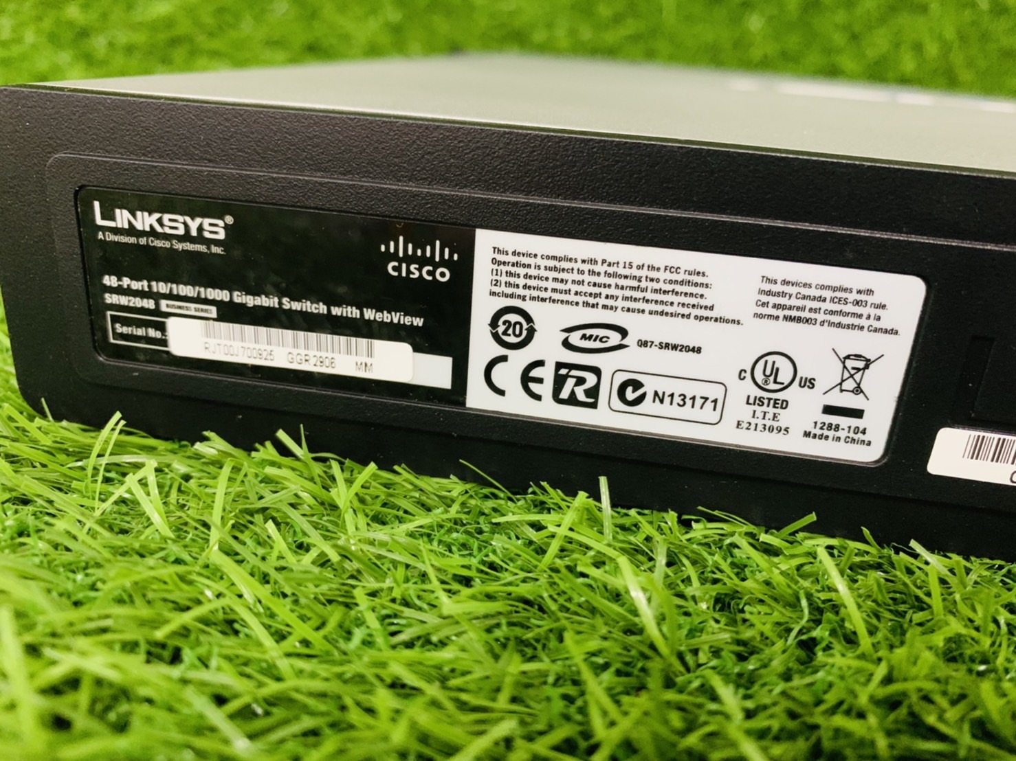 สวิตซ์ Linksys SRW2048 48-port