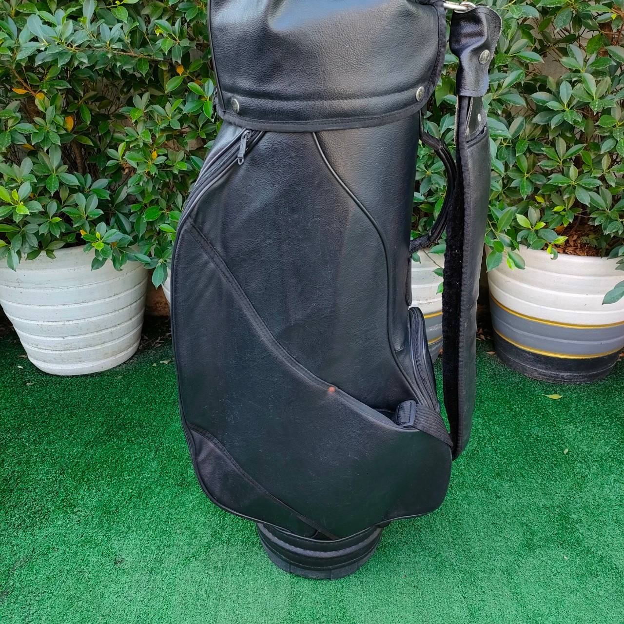 ไม้กอล์ฟครบชุด PROTEAM 323 ROYAL ROMARNO ITALY ทั้งชุดประกอบด้วย หัวไม้ 1,3,5 ก้าน PROTEAM 323 ROYAL ROMARNO ITALY FLEX R ชุดเหล็ก 5-9 เเละ PW SW PUTTER สวยพัตต์ง่าย พร้อมถุงกอล์ฟภายในบุกำมะหยี่อย่างดี