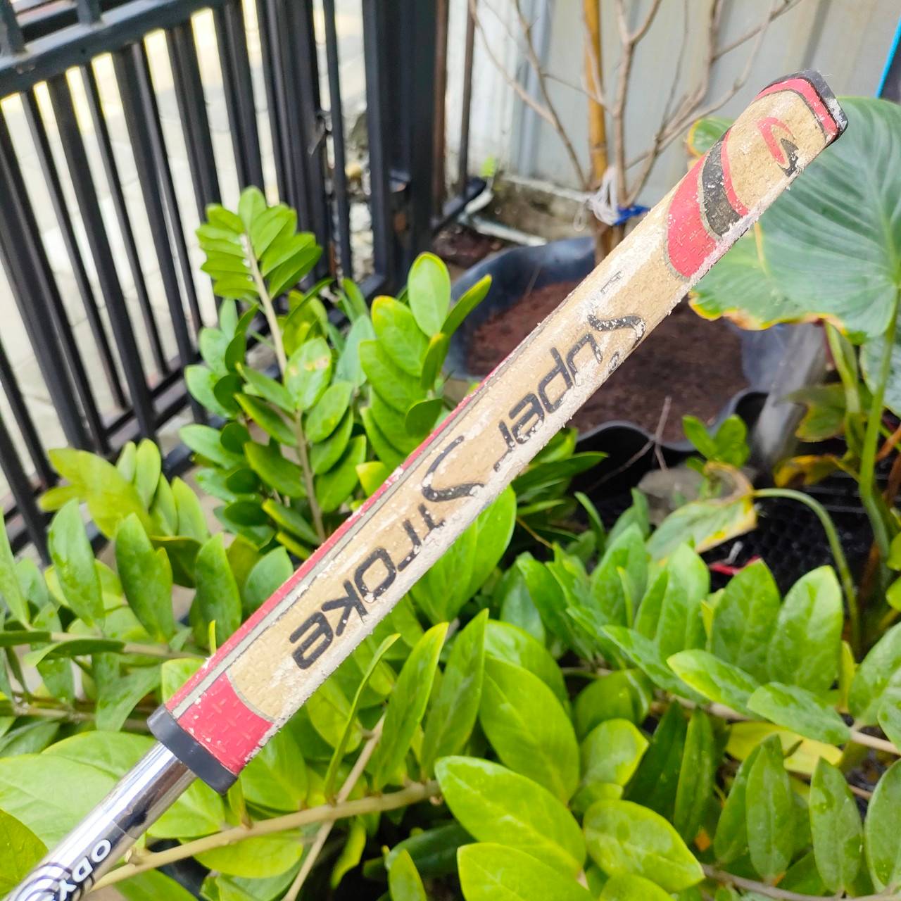 ** ไม้กอล์ฟสำหรับท่านที่ถนัดซ้าย ** PUTTER ODYSSEY BLACK SERIES ความยาว 33 นิ้ว **กริฟมีตำหนิ** น้ำหนักดีมากๆ พัตต์นุ่ม นิ่ง วางทังสเตน ไว้ได้อย่างลงตัวมาก งานสุดพรีเมี่ยม! ไม้กอล์ฟพรีเมี่ยมมือสอง By NakaraLuxurious