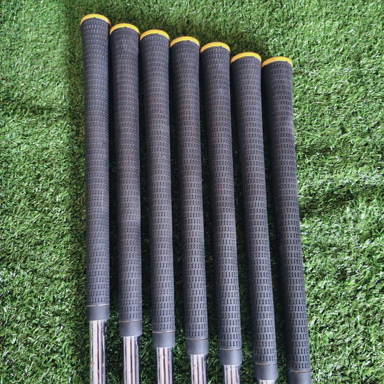 TaylorMade RocketBladez Tour Clean & Classy Design: หัวเหล็กบาง สวยงาม ไม่มีความหนาหลังท็อปไลน์