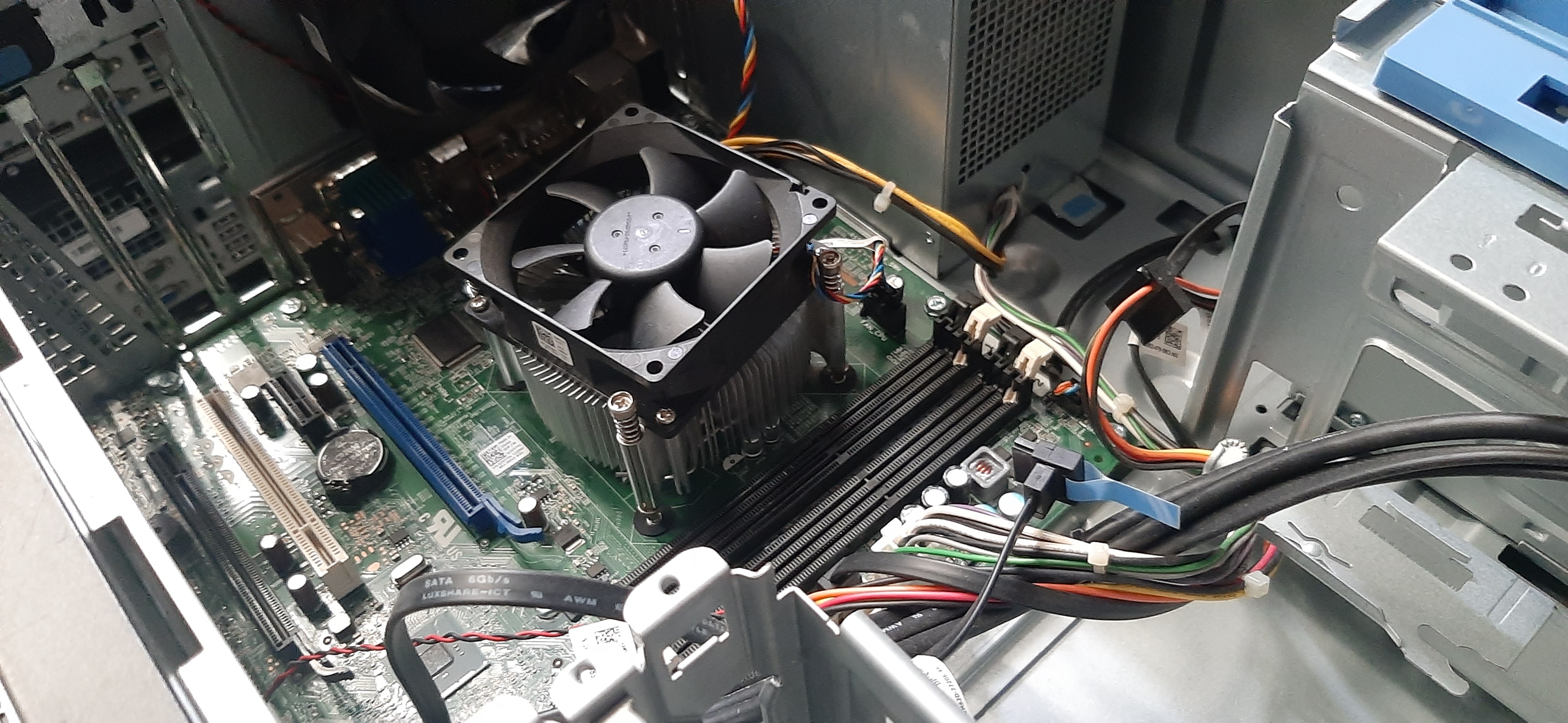 Server Dell T1700 มือสอง มีประกันร้าน ดูแลดี(E3-1225V3 Ram16GB SSD120GB VGA512MB)