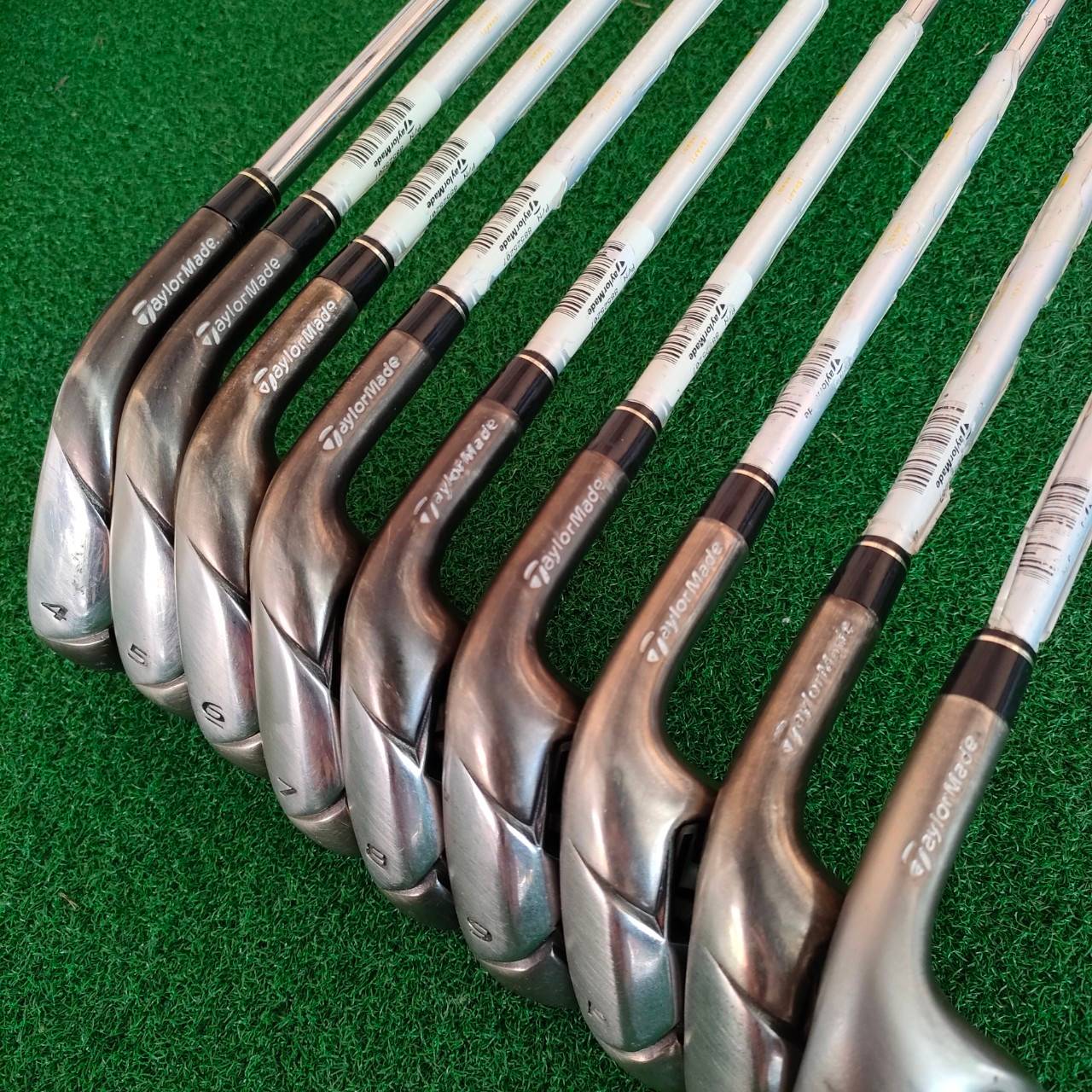 ชุดเหล็ก TAYLORMADE BURNER 2.0 มีเหล็ก 4-9 PW AW SW ก้าน N.S.PRO FLEX R ก้านสุดพรีเมี่ยม เบาสบาย ตีแม่น ใบใหญ่เน้นตีง่าย เพิ่มระยะกว่าทุกซีรี่ สภาพสวยมาก เดิมๆทั้งชุดครับ