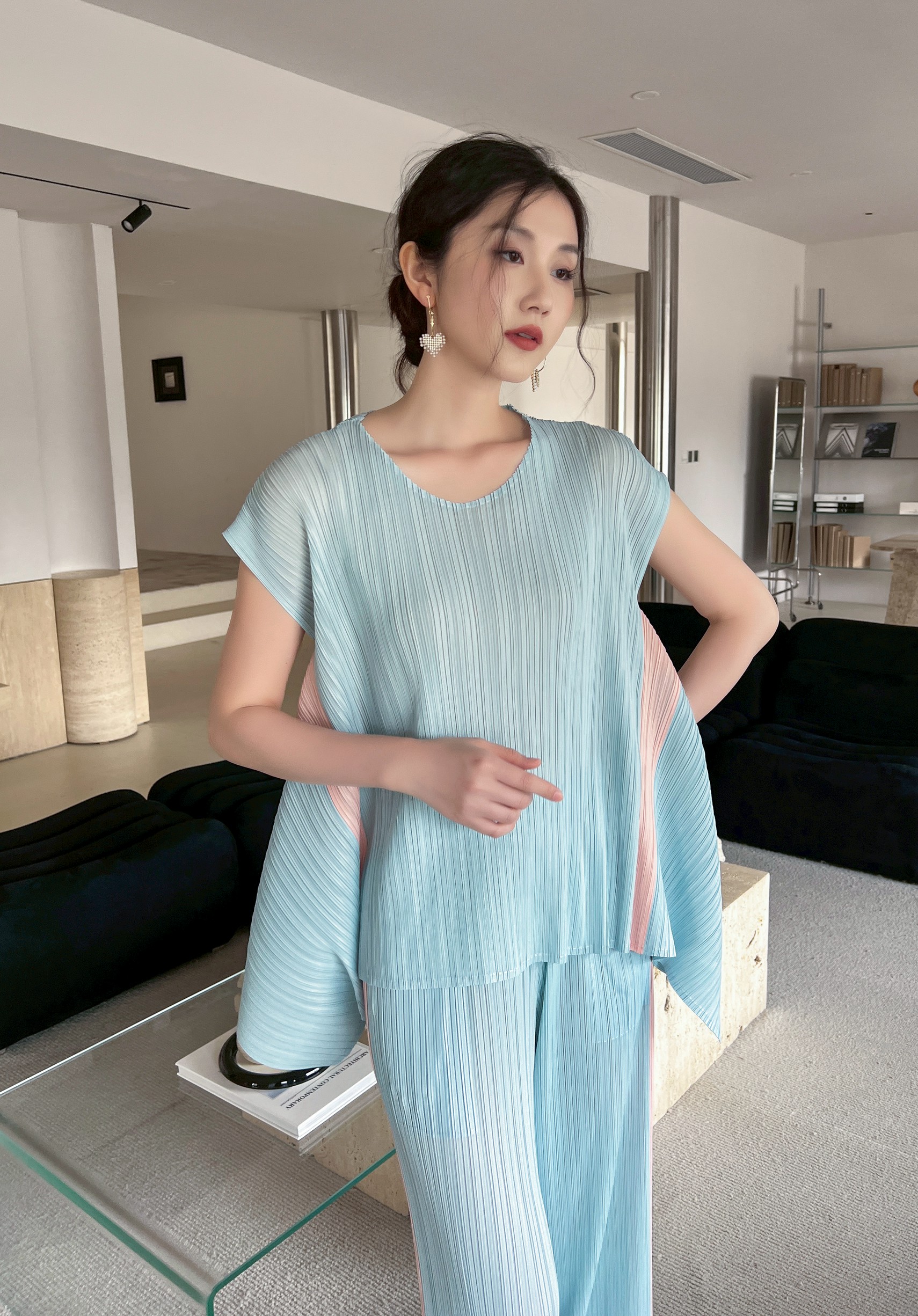 ปรับราคาลง20%!! 2MUAY รุ่น GJO1602 เสื้อพลีทคุณภาพ SHORT SLEEVE 2 TONE FLARE PLEATED TOP 6 สี FREE SIZE