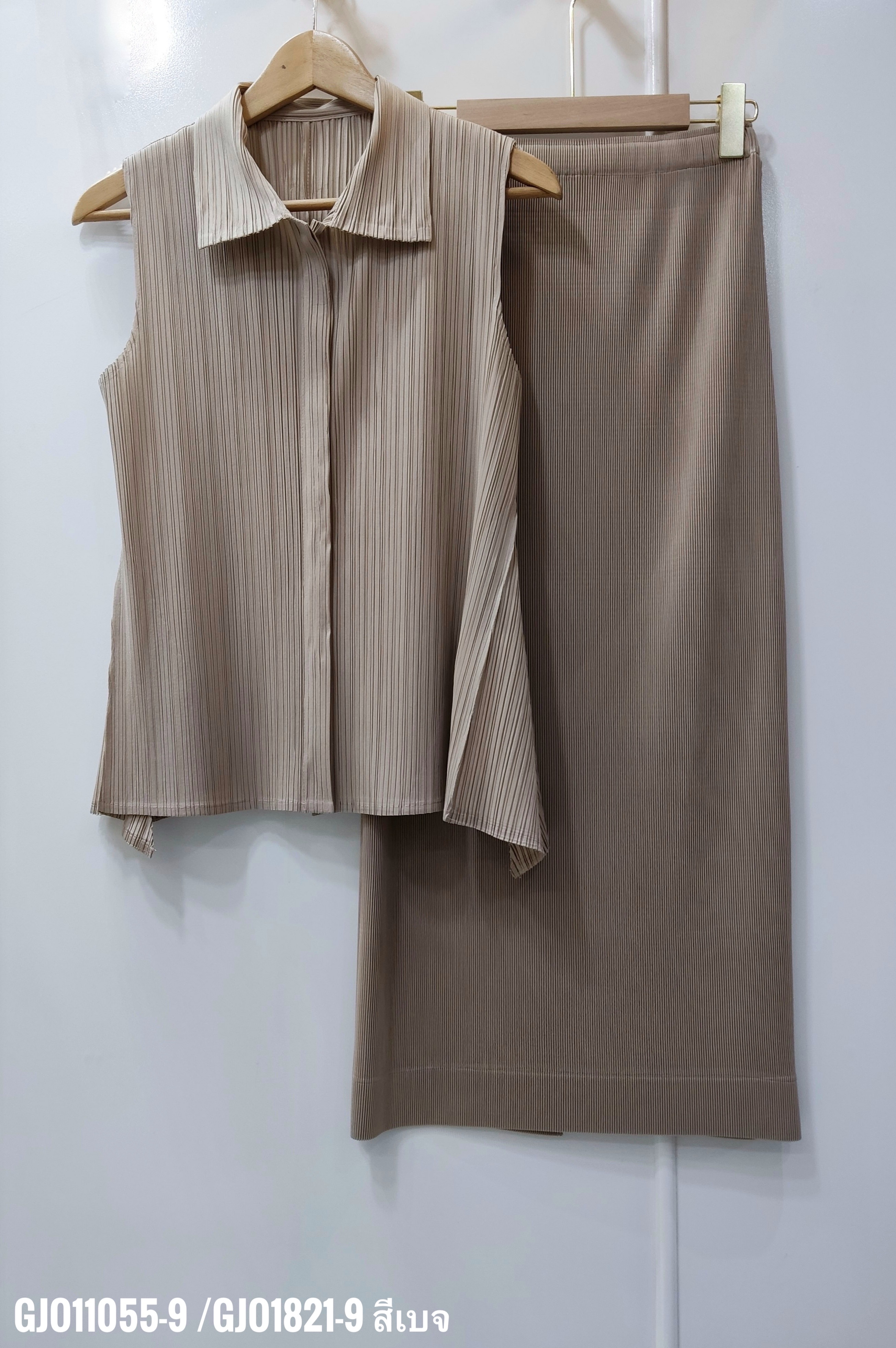 2MUAY รุ่น GJO11055-9 / GJO1821-9 เซ็ตพลีท COLLAR BUTTON FRONT TOP WITH SKIRT PLEATED SET 5 สี FREE SIZE