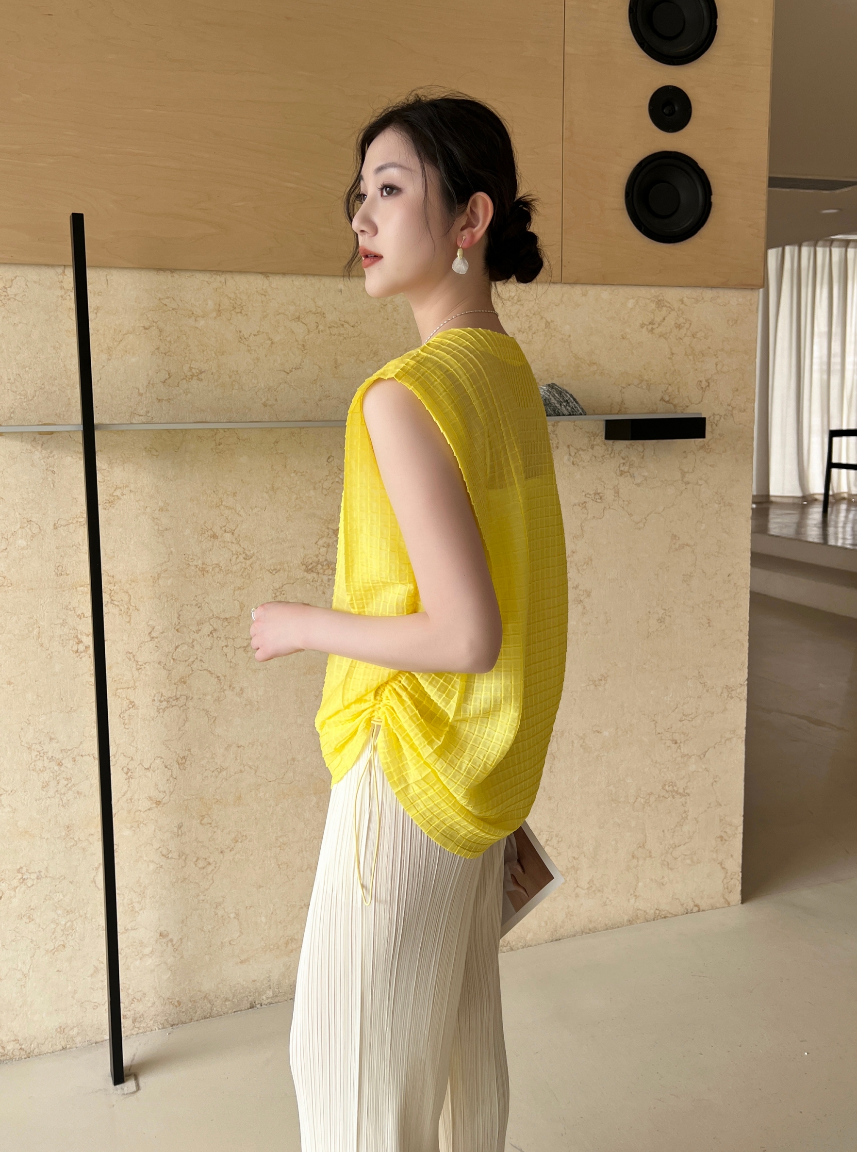 ปรับราคาลง20%!! 2MUAY รุ่น GJO3868 เสื้อพลีททรง OVER SIZE ปรับขนาดได้ SLEEVELESS SQUARE PLEATED TOP 9 สี FREE SIZE
