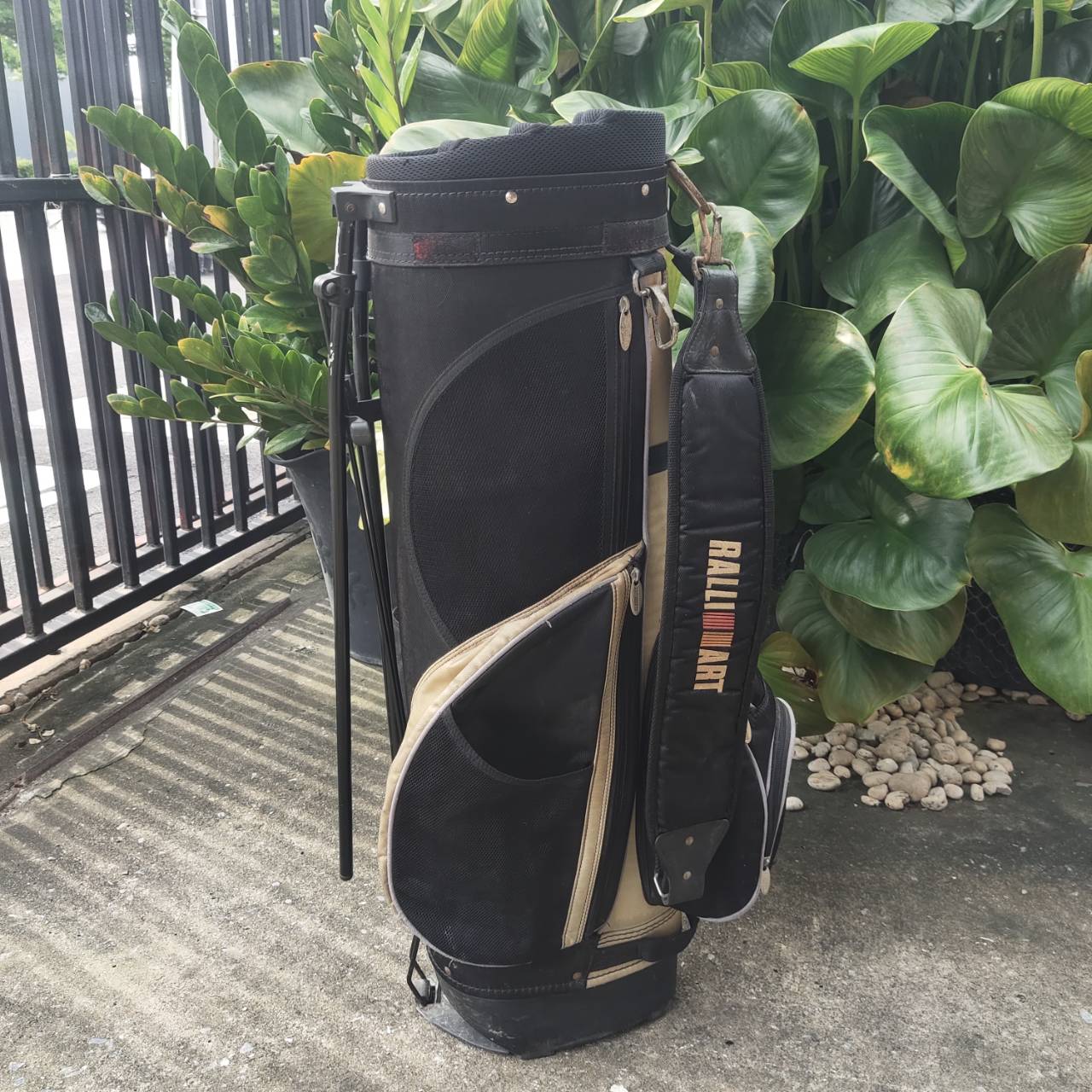 ถุงกอล์ฟ RALLIART มือสอง ของแท้ ถุงขาตั้ง หายาก แท่มากๆเลยค่ะ