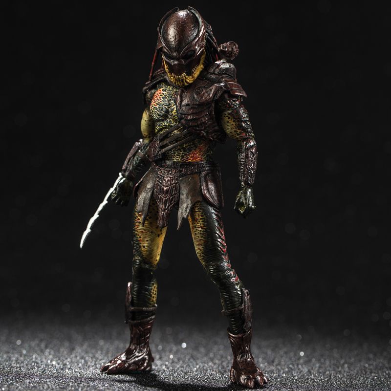 [สั่งจอง] Hiya Toys 1:18 Scale Predators: Berserker/Falconer 4 Inch Acton