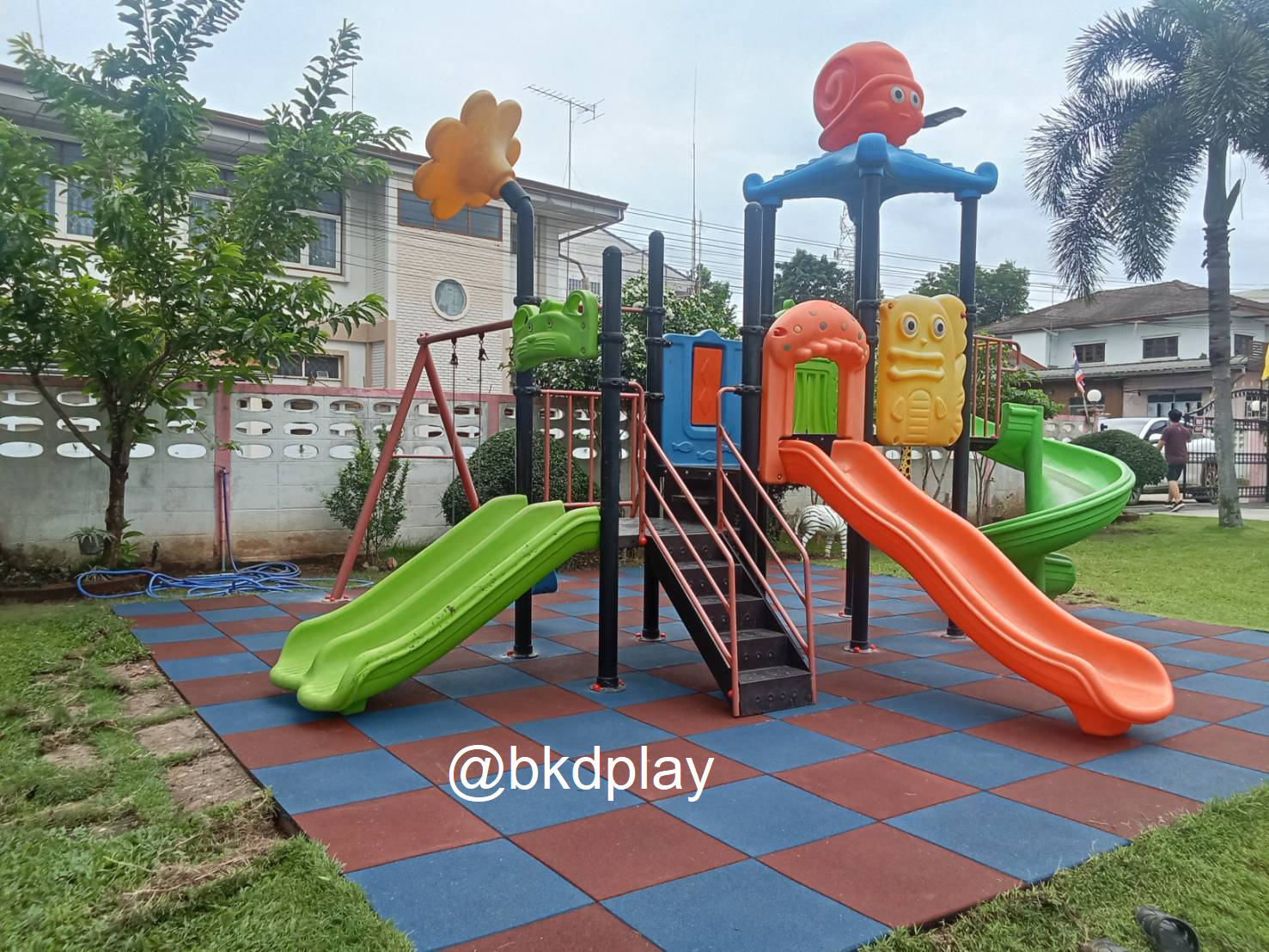 แผ่นยาง EPDM ราคาต่อ1ตร.ม. 4แผ่น แผ่นยางสังเคราะห์ ,แผ่นปูกันกระแทก,แผ่นปูพื้นสนามเด็กเล่น, พื้นยางEPDM ,ปูสนามเด็กเล่น,สนามกีฬา ห้องฟิตเนส พร้อมส่ง ราคาโรงงาน มีสีดำ เทา น้ำเงิน เหลือง แดง เขียว