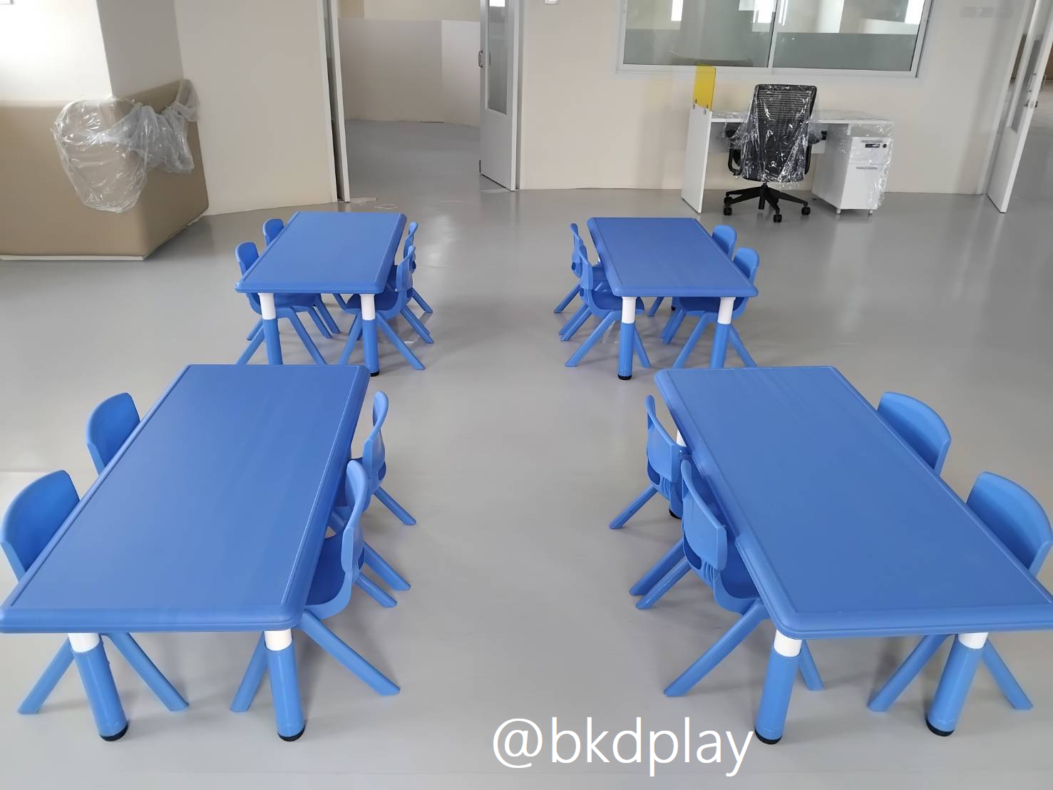 โต๊ะนักเรียนพลาสติก ขาปรับระดับได้,โต๊ะเขียนหนังสือเด็กอนุบาล-ประถม โต๊ะสี่เหลี่ยมผืนผ้า ปรับระดับได้ ราคาโรงงาน พร้อมส่ง