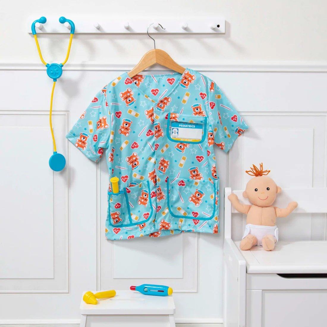 ชุดอาชีพเด็ก ชุดแฟนซีเด็ก ชุดพยาบาลเด็ก ซักเครื่องได้ พร้อมสวมบทบาท อาชีพในฝัน จาก USA คุณภาพดี ปลอดภัย100% ทนทาน Melissa & Doug Pediatric Nurse Role Play Costume, ของเล่นเสริมพัฒนาการ, ของเล่น