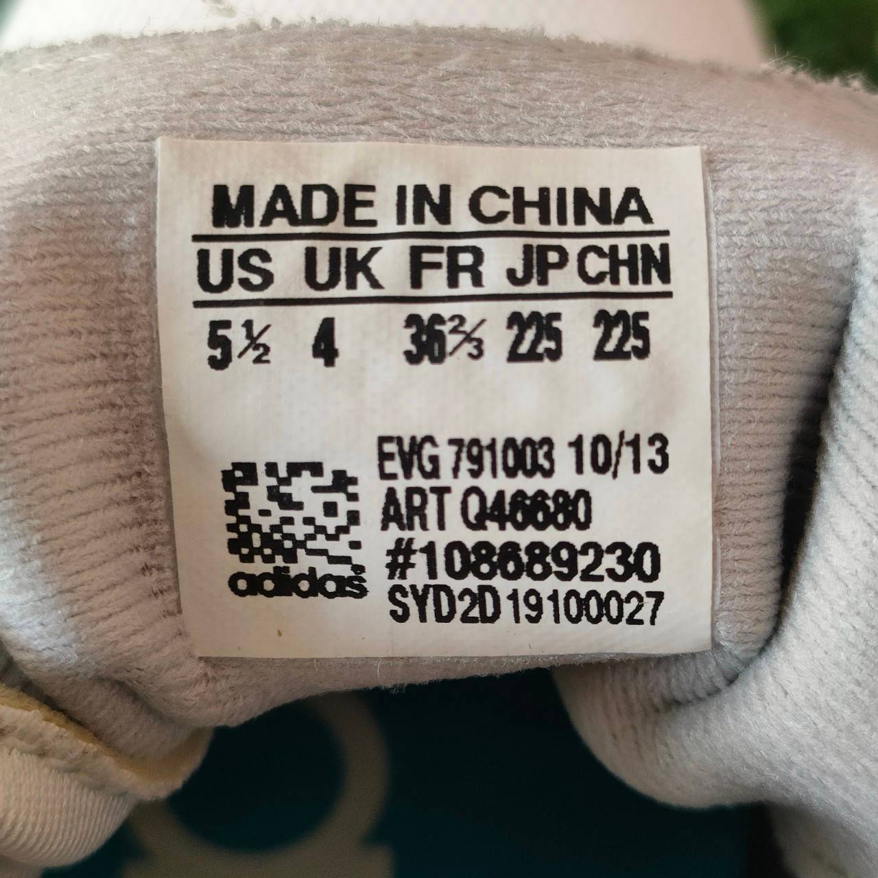 รองเท้ากอล์ฟ ADIDAS มือสอง รองเท้าสำหรับคุณผู้หญิง ไชส์ 36 ของแท้พร้อมกล่อง แทบไม่ได้ใช้งานเลยครับ