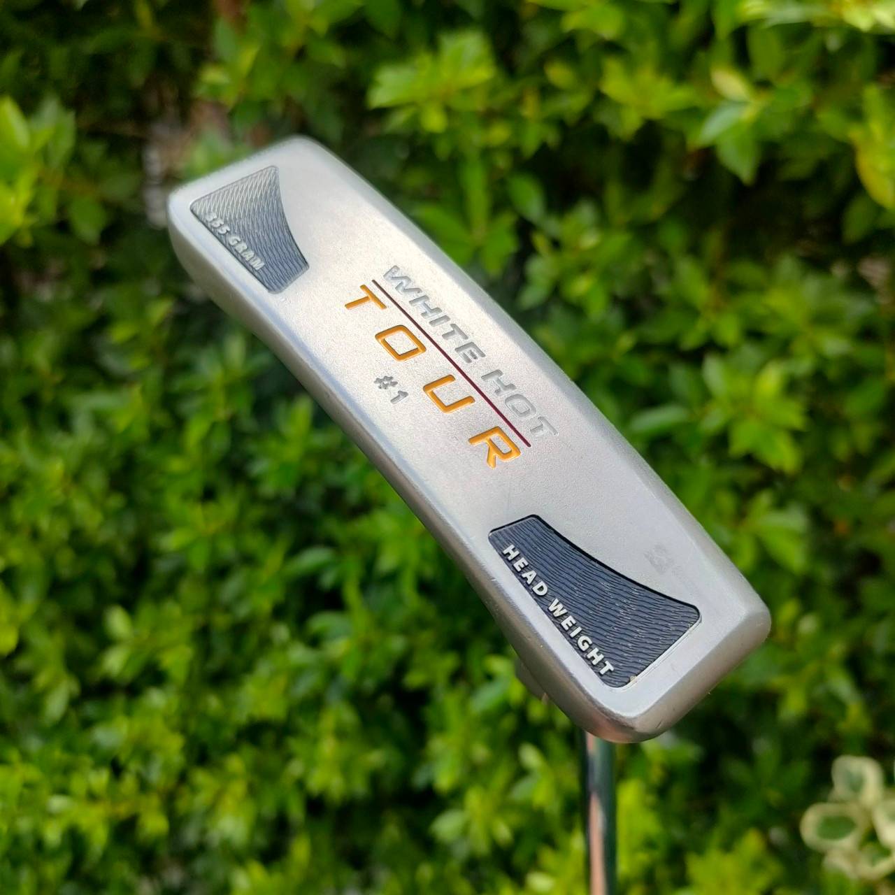 PUTTER ODYSSEY TOUR WHITE HOT #1 ความยาว 34 นิ้ว ** กริฟเสื่อมสภาพ ** รุ่นนี้ดีแบบมากๆ ทรงสแตนดาร์ด และเสริมบล๊านซ์มากๆ บน ล่าง ไม้กอล์ฟมือสอง ของแท้ BY NakaraLuxurious