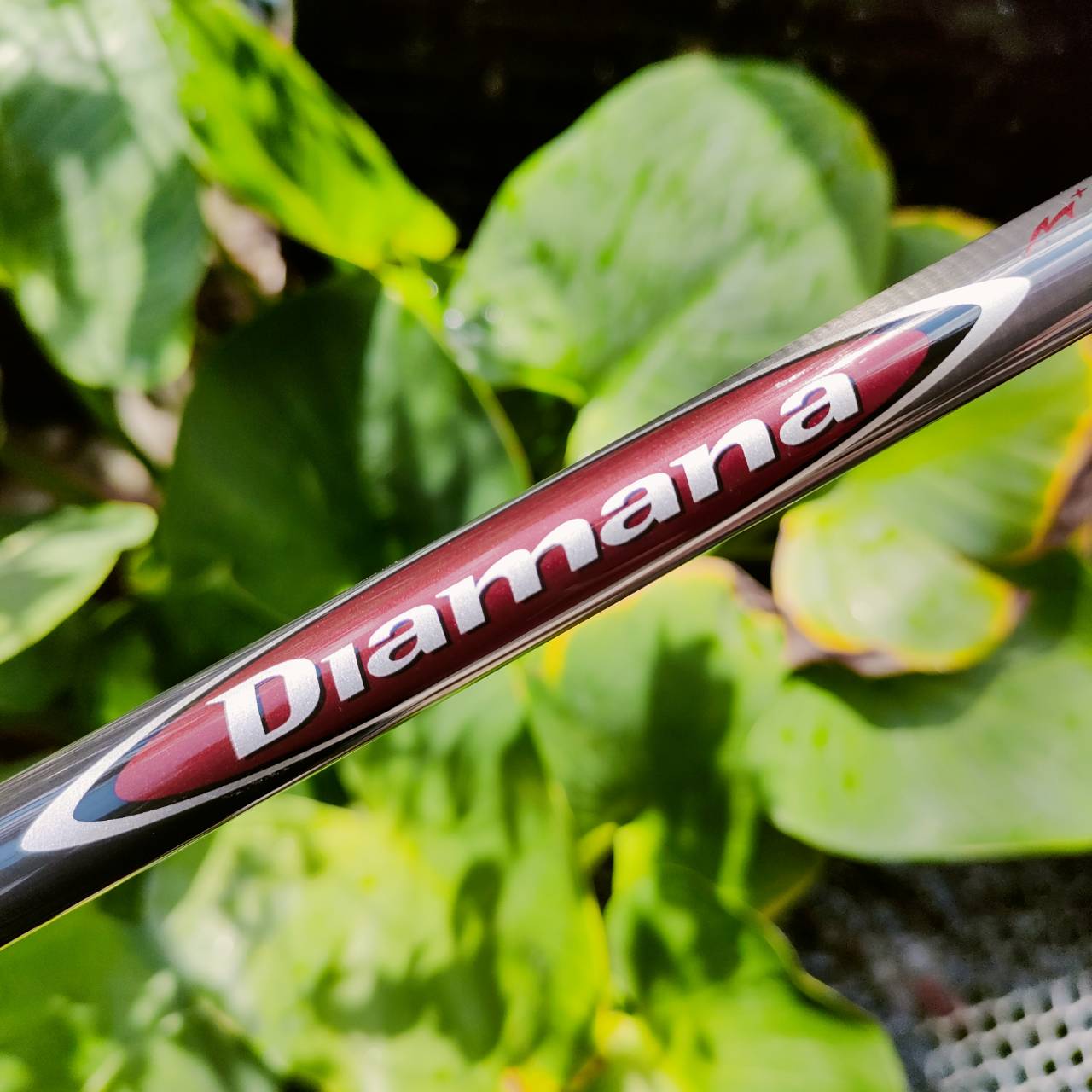 FW3 Titleist 917 F2 เทคโนโลยีใหม่ SUPERFIT CG วางจุด CG ให้อยู่มนตำแหน่งที่ดีมาก มี Active Recoil Channel ช่วยเพิ่มระยะ เหมือนติดสปริงอยู่ที่หน้าไม้ ตีสนุกมากๆ ไม้กอล์ฟพรีเมี่ยมมือสอง ของแท้ By NakaraLuxurious