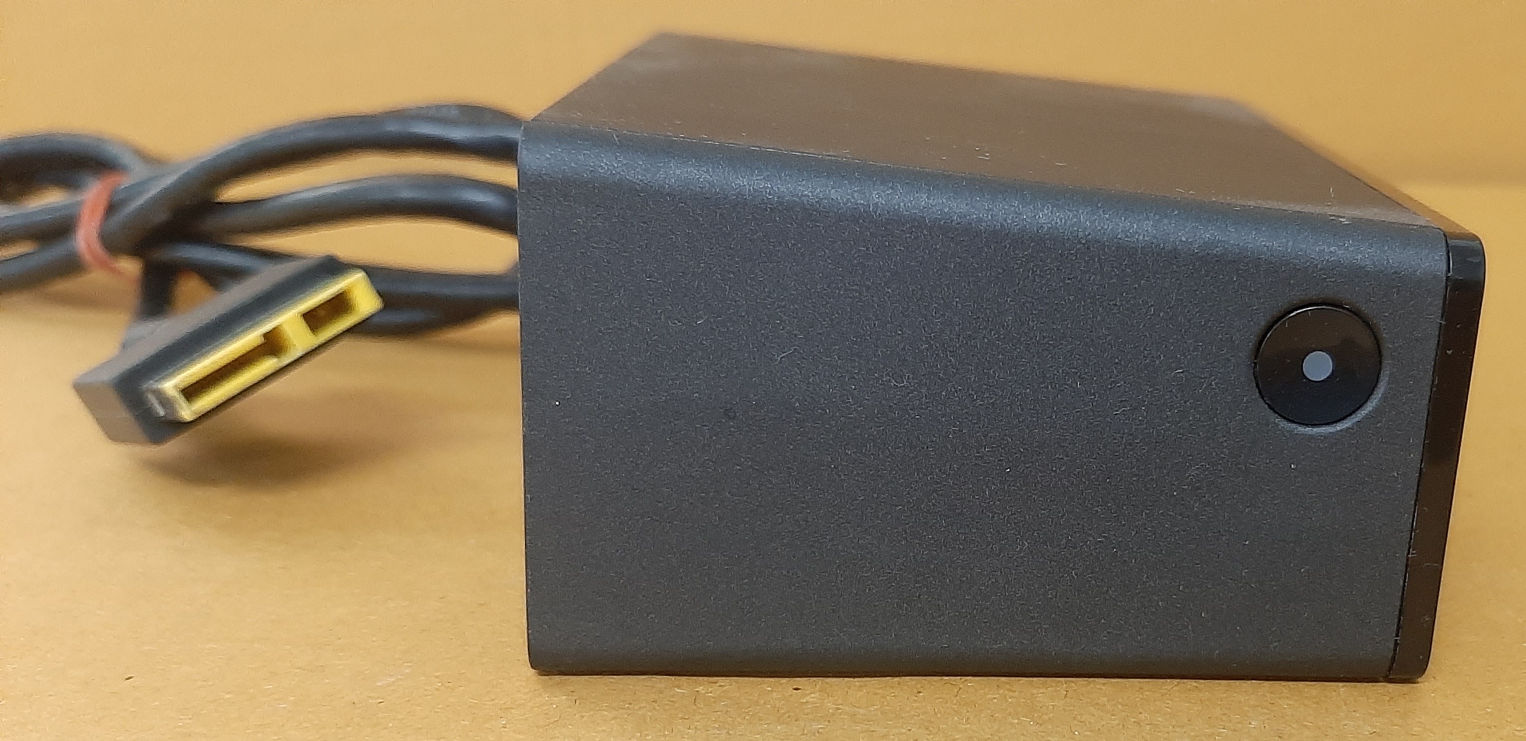 ด็อกกิ้ง ยี่ห้อ Lenovo ThinkPad รุ่น OneLink Pro Dock(DU9033S1) มือสอง สภาพดี