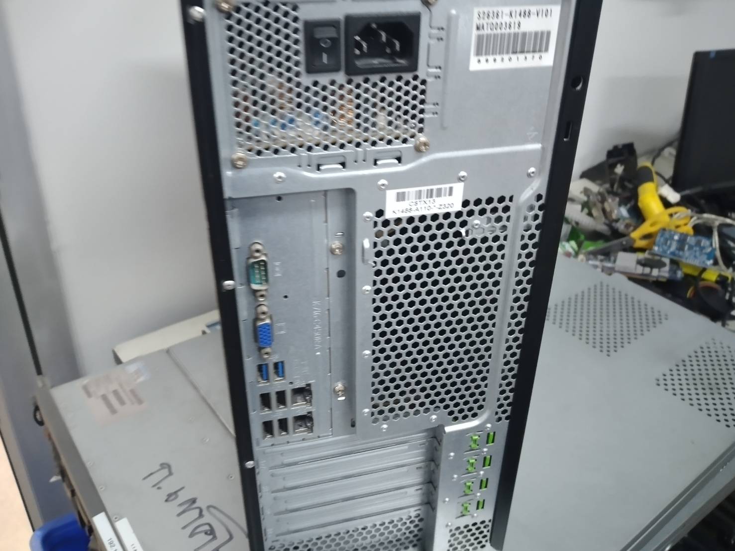 Fujitsu PRIMERGY TX1310 M1 Server หา server ดี ๆ ใช้งานในบริษัทขนาดเล็ก ในงบที่ประหยัด