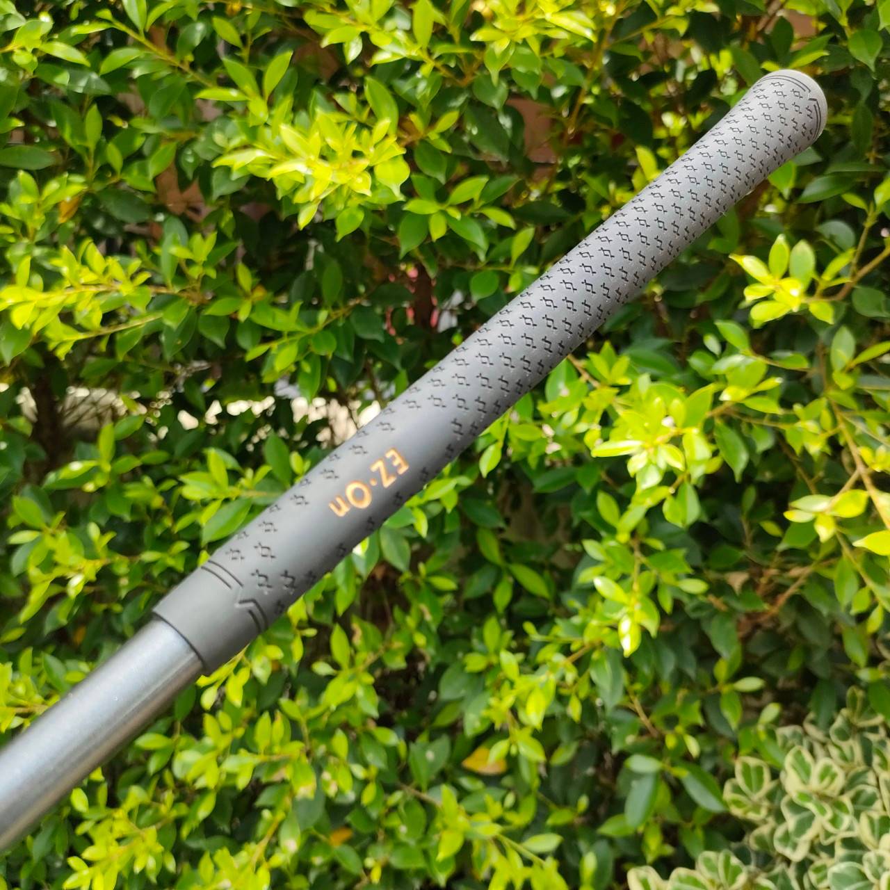 FW MACEAST EZ-ON 200 องศา 19 ก้าน MACEASY FLEX R สุดยอดพรีเมี่ยมของ MACGRAGOR เป็น FW ที่ดีมากสำหรับเอเชีย เบาๆตีง่ายๆ ไกลๆ เสียงปิ๊งๆๆ ที่สำคัญราคาย่อมเยาสุดๆ