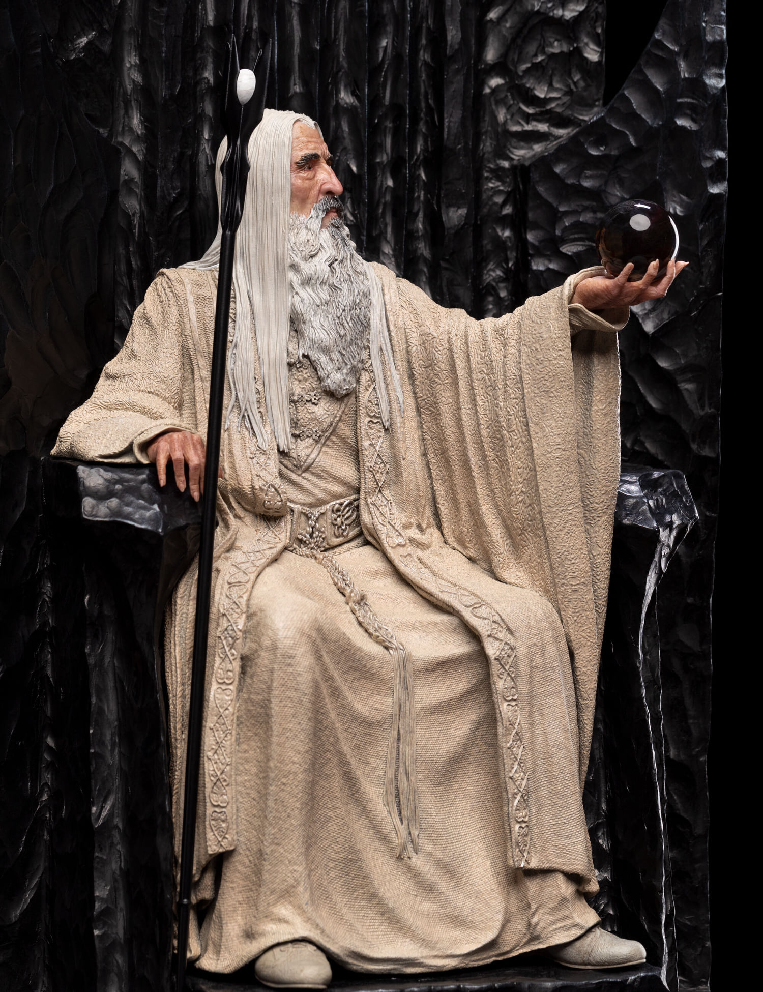[สั่งจอง]Weta Workshop 1/6 : Saruman the White on Throne