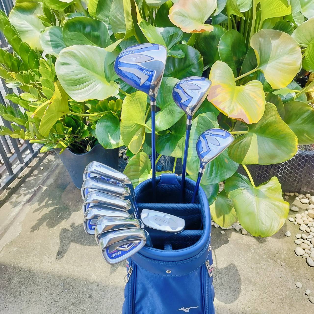 *** ไม้กอล์ฟผู้หญิง *** สภาพสวยนางฟ้าเหมือนซื้อใหม่!!! ชุดไม้กอล์ฟ Mizuno EFIL 8 มีดีไซน์ที่ทันสมัย โทนสีม่วงพร้อมลวดลายดอกไม้ที่สวยงาม เหมาะสำหรับนักกอล์ฟหญิงที่ต้องการความสวยงามควบคู่กับประสิทธิภาพในการเล่น