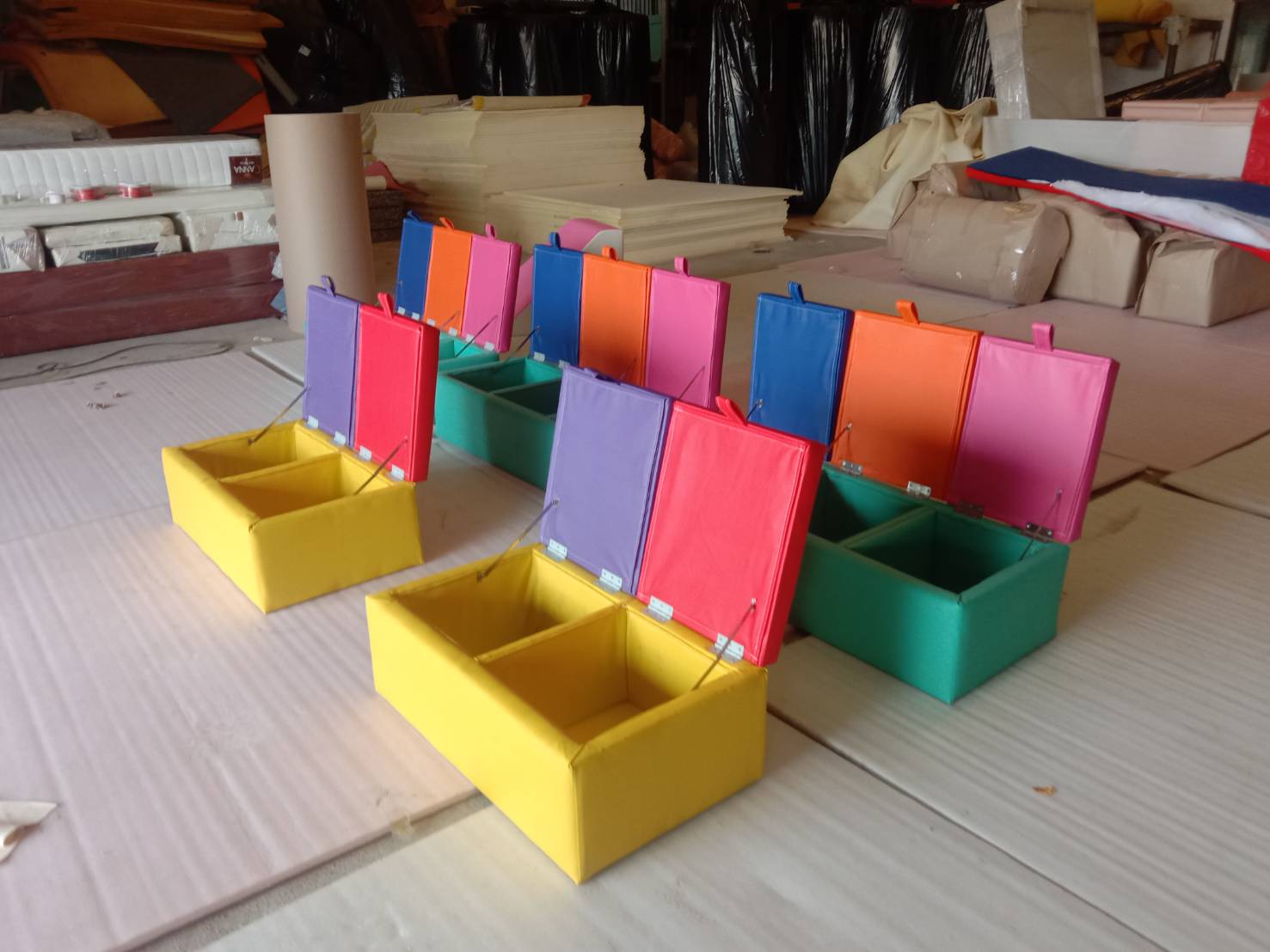 สตูลจัดระเบียบนุ่มนิ่ม ,กล่องเก็บของ,สตูลเปิดเก็บของ,เฟอร์นิเจอร์เด็ก เบาะหนังนุ่มนิ่ม softplay, indoor playground kidszone สวนสนุกในร่ม รับสั่งทำ บ่อบอล ห้องบอล ตามขนาด